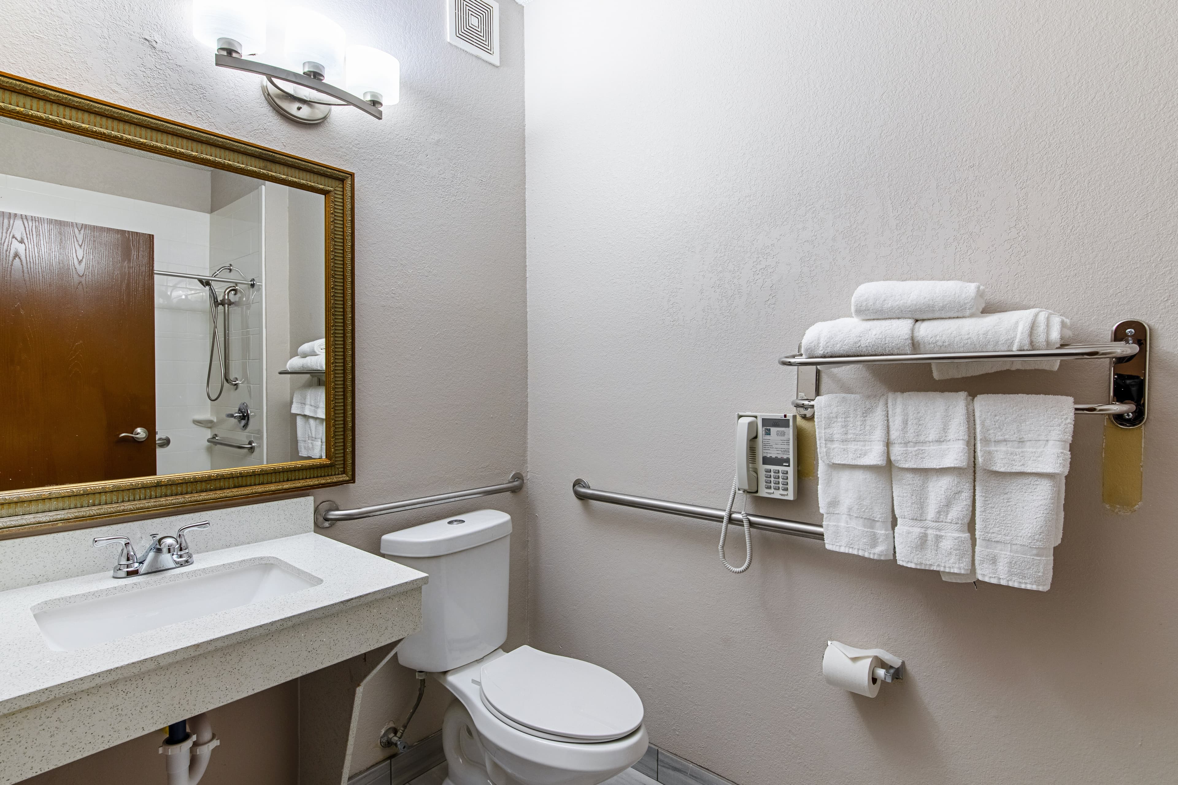 Quality Suites Austin South St. Elmo District — 6