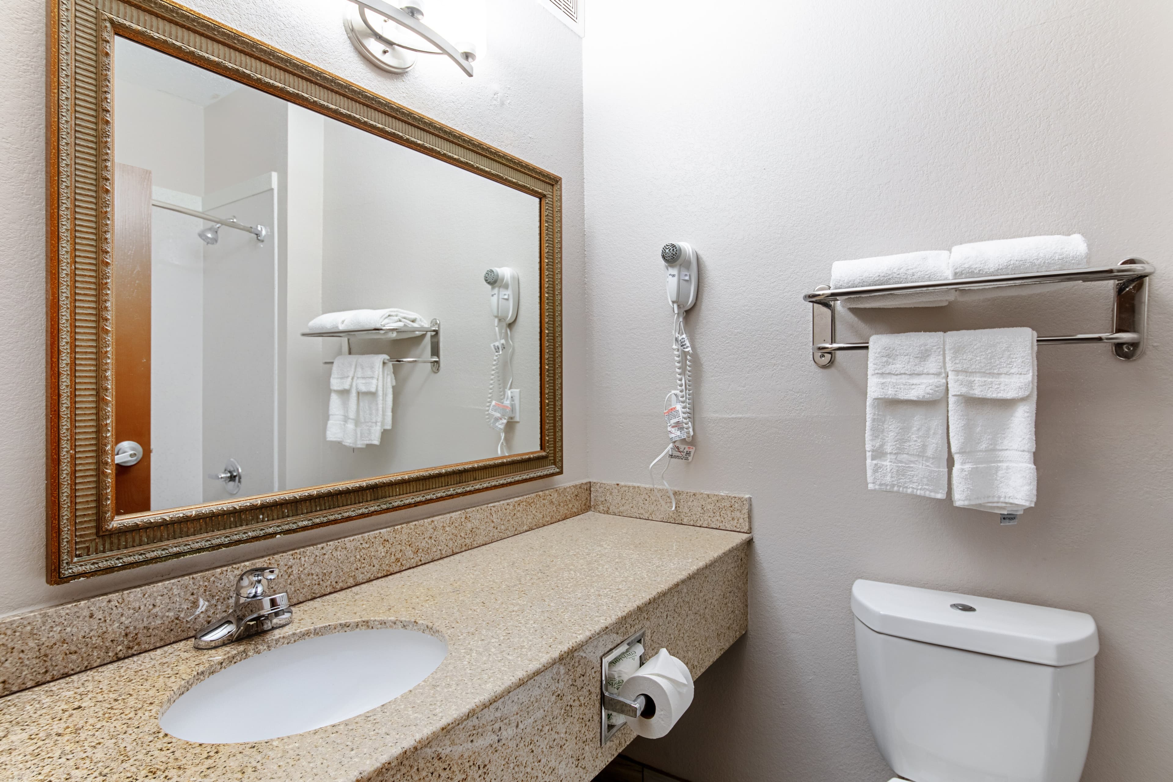 Quality Suites Austin South St. Elmo District — 11