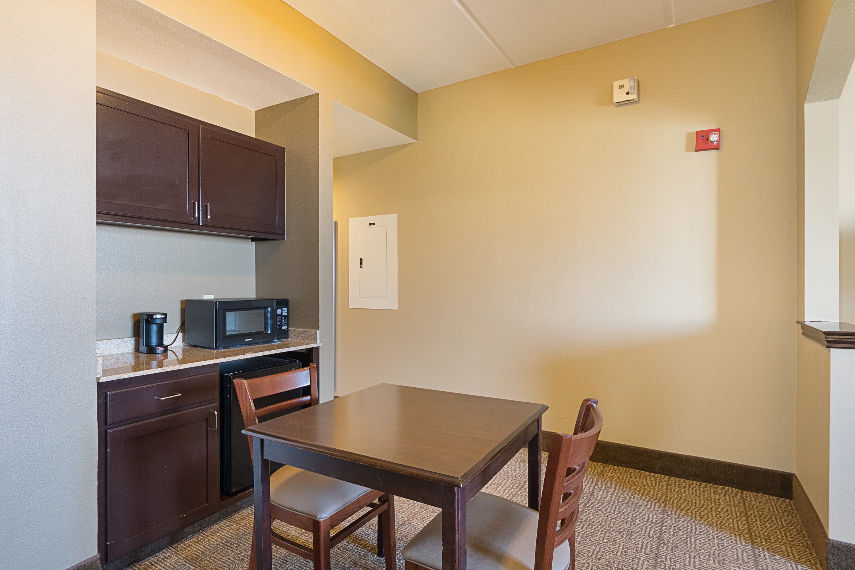 Comfort Suites Beachside — 7