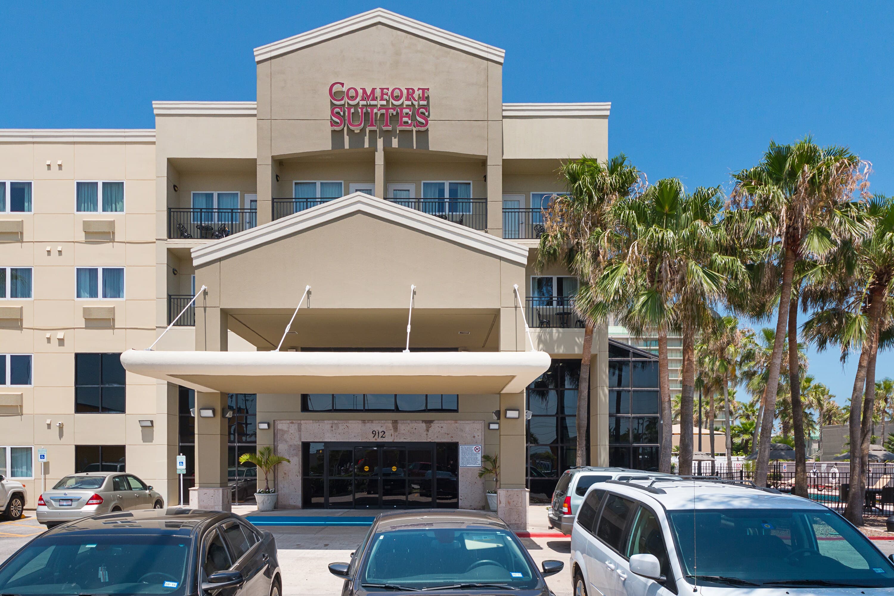 Comfort Suites Beachside - Image 1