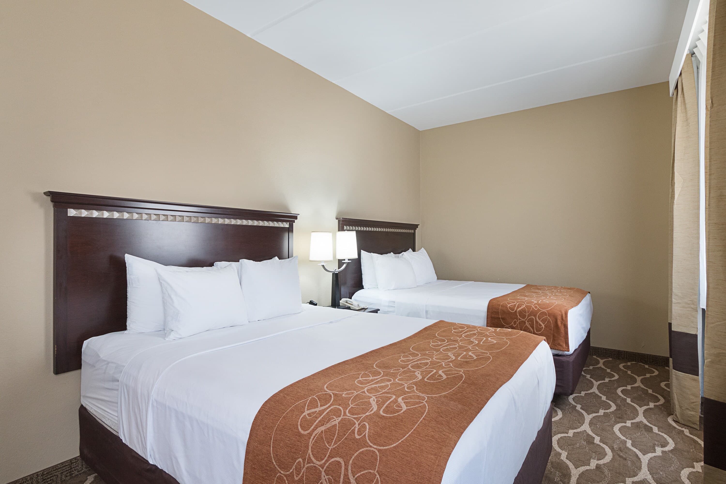 Comfort Suites Beachside — 13
