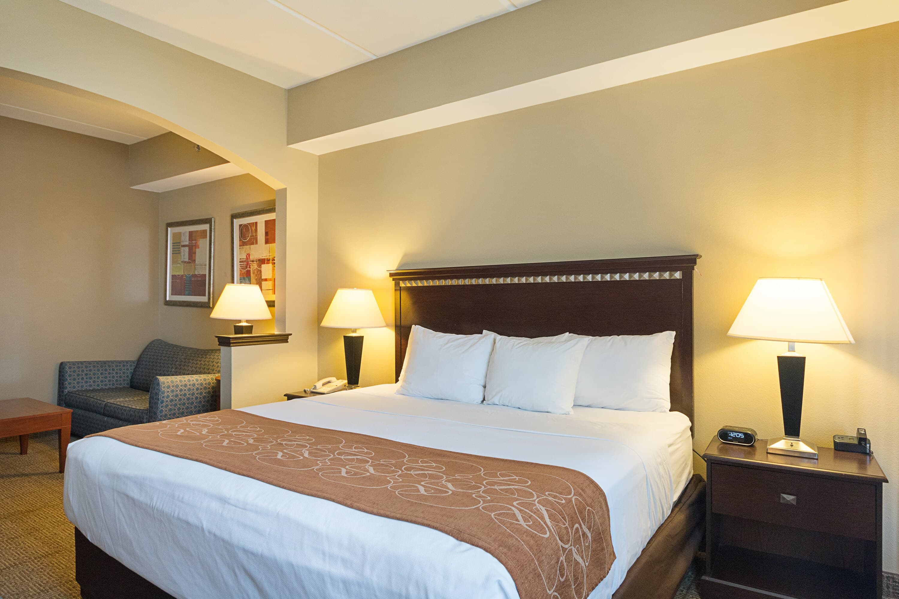 Comfort Suites Beachside — 16