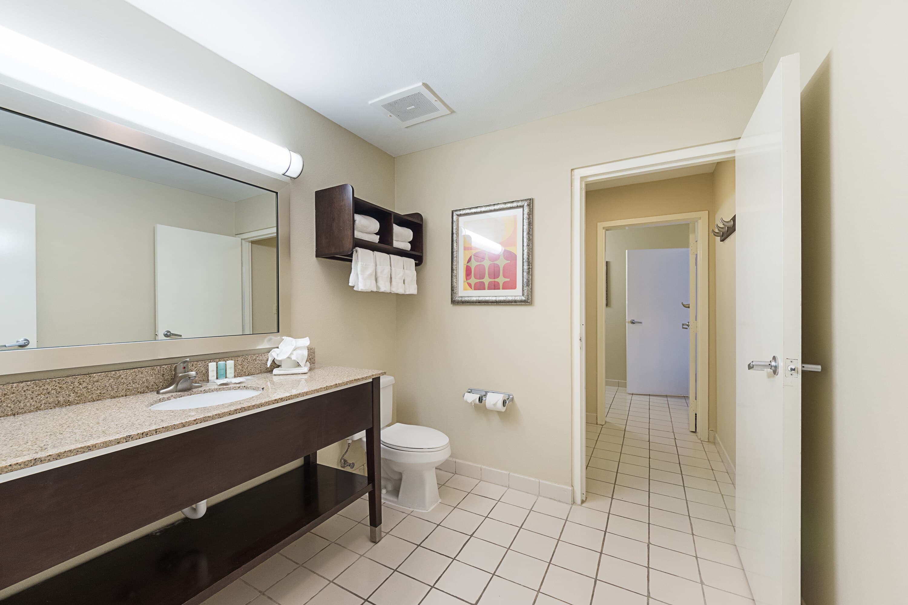 Comfort Suites Beachside — 22