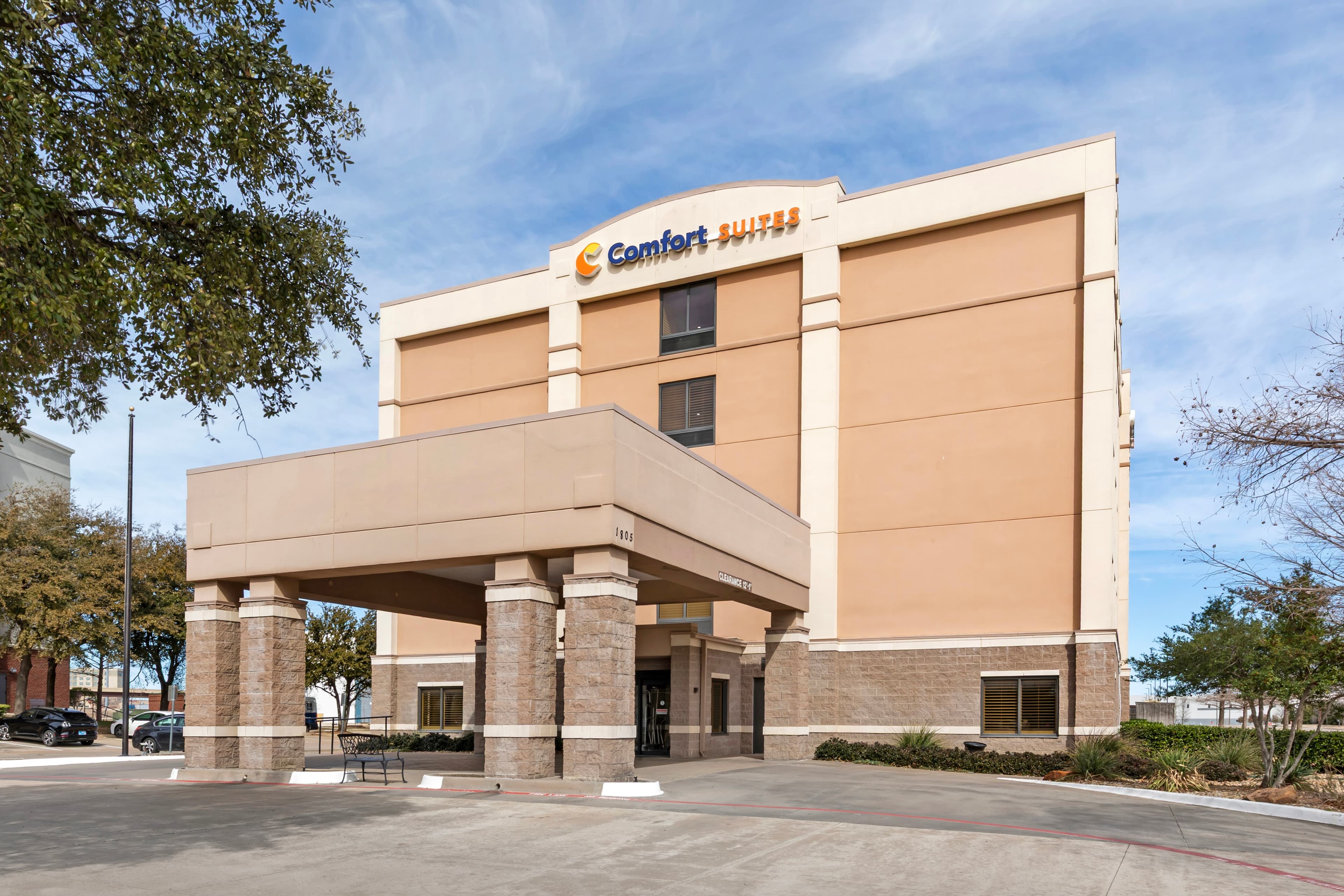 Comfort Suites DFW N/Grapevine - Image 1