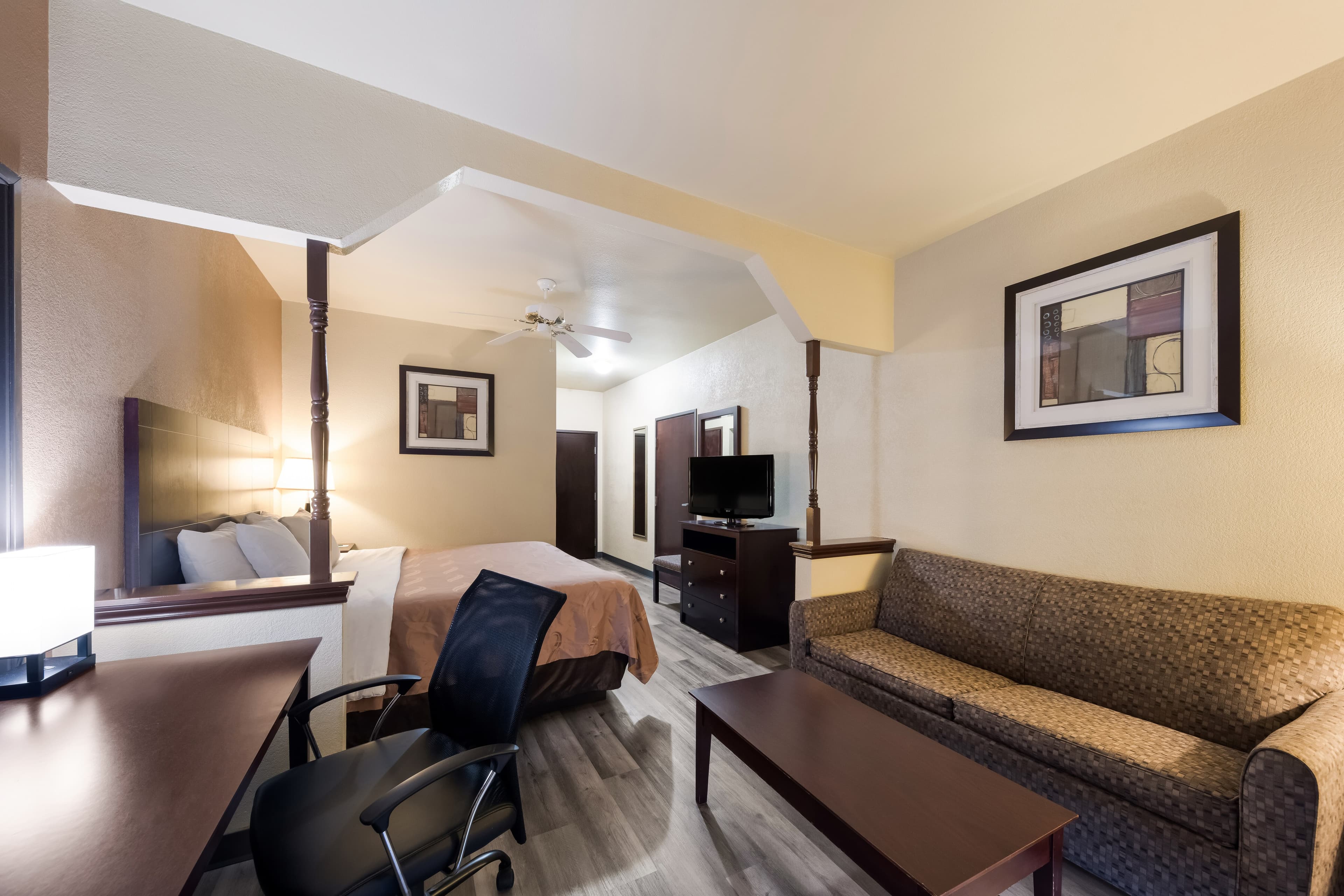 Quality Inn & Suites Terrell — 6