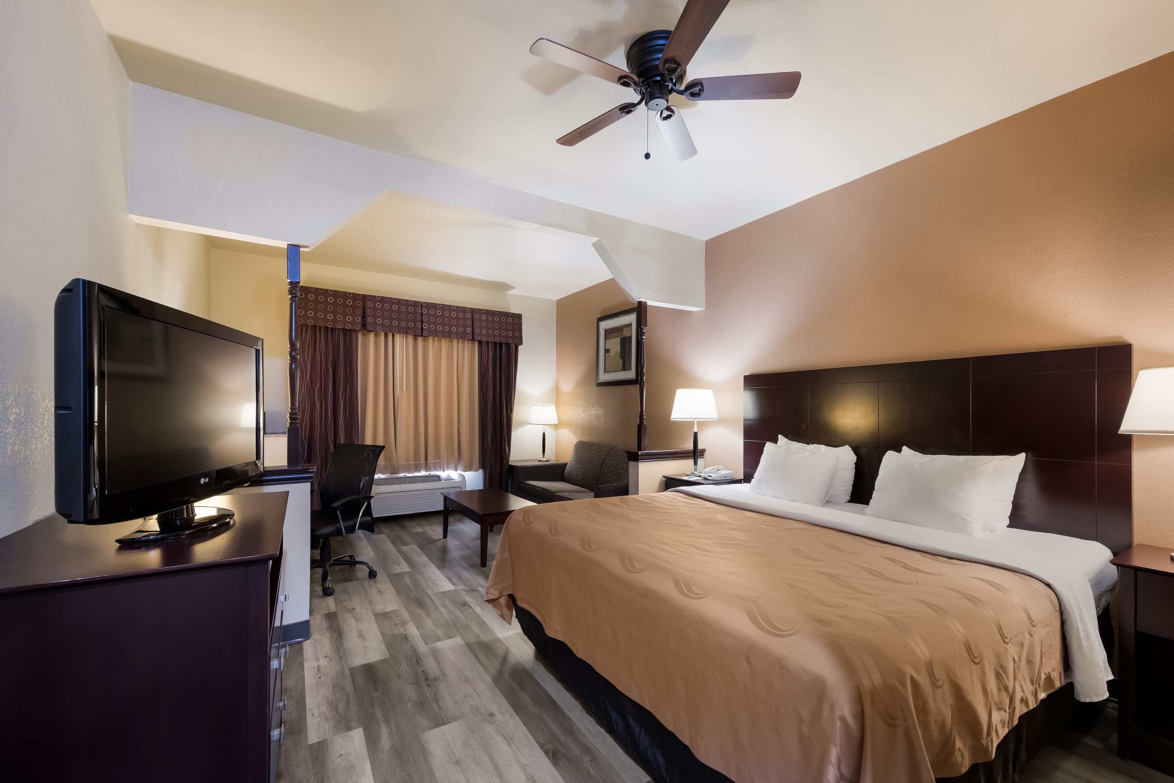 Quality Inn & Suites Terrell — 21