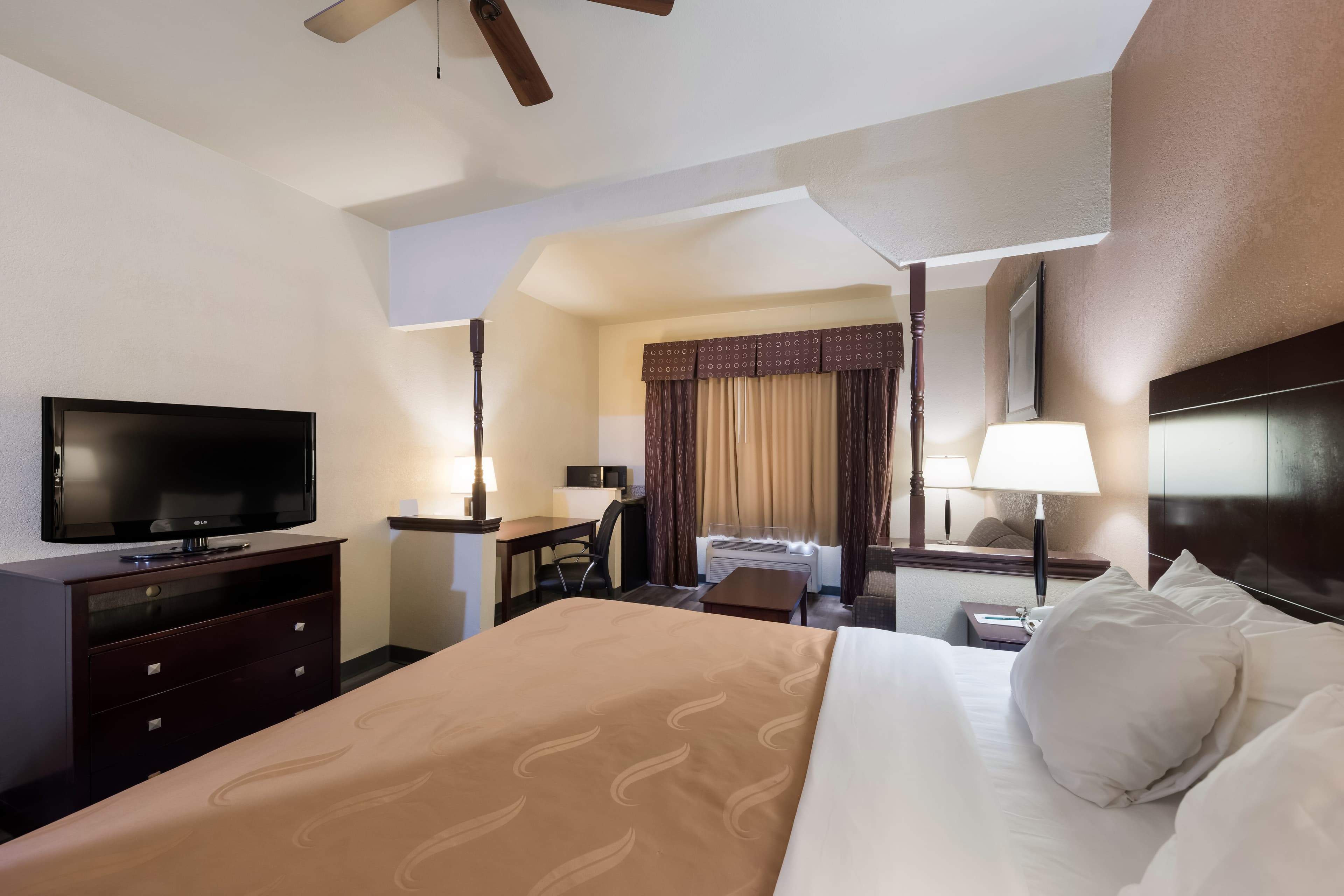 Quality Inn & Suites Terrell — 22