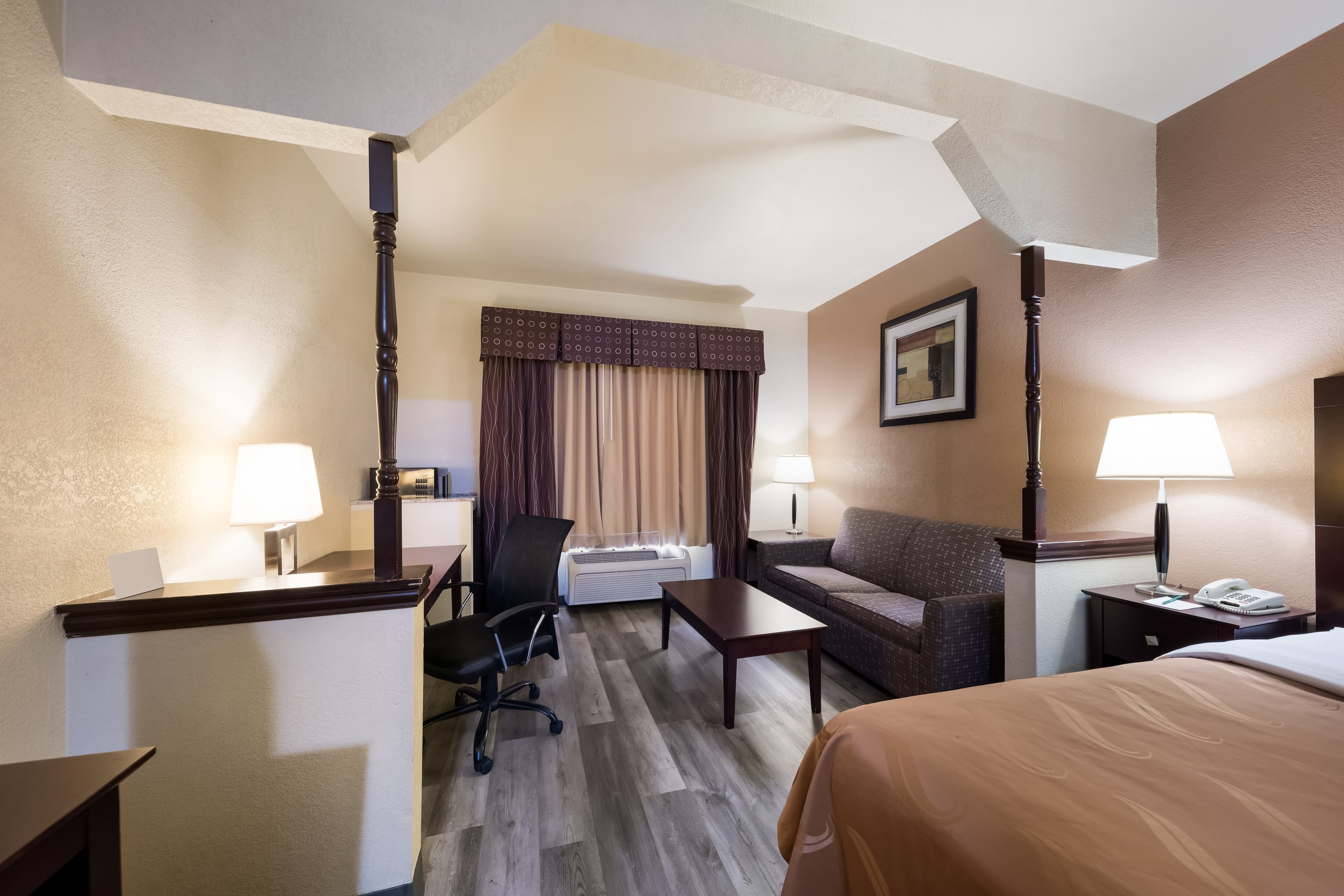Quality Inn & Suites Terrell — 13