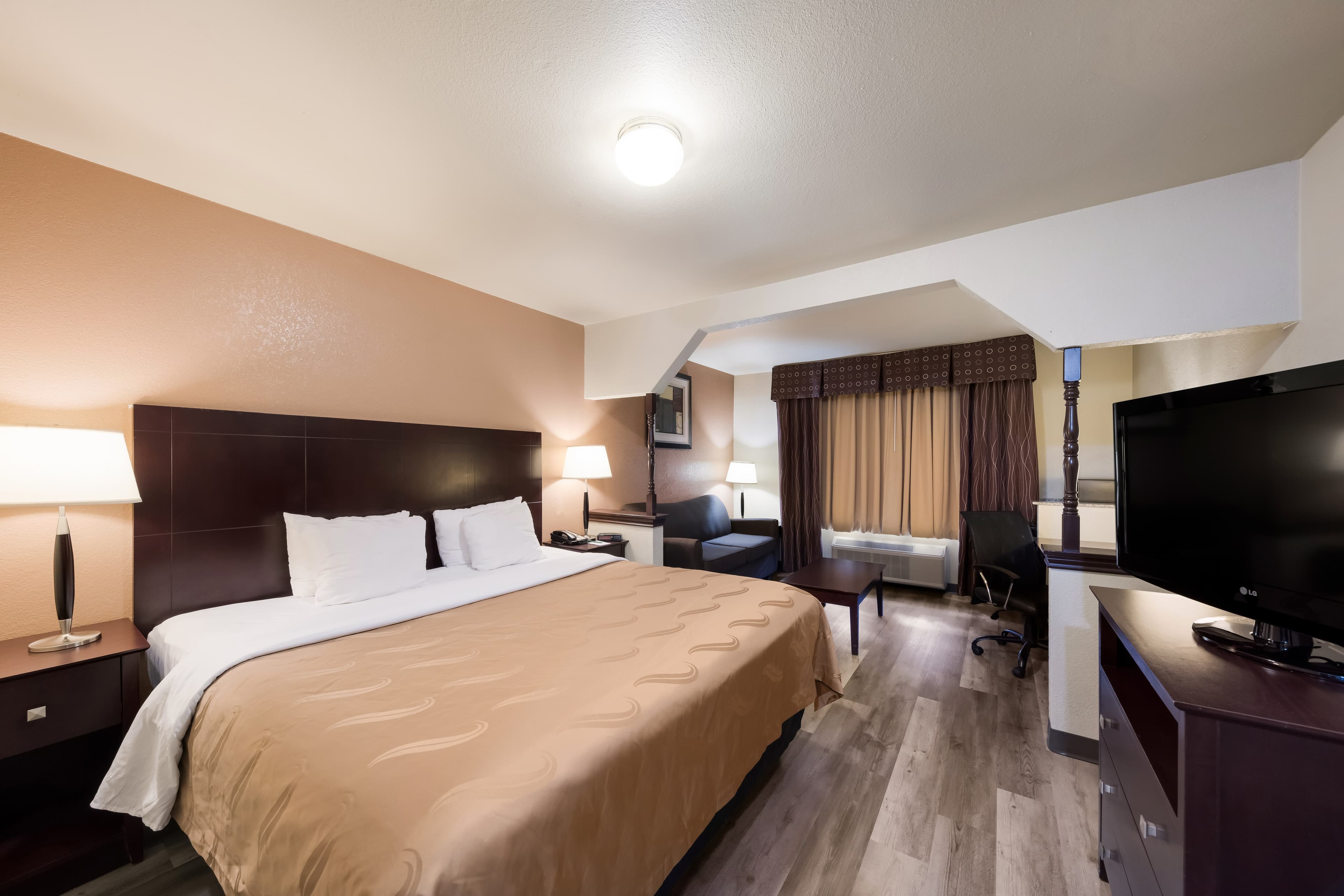 Quality Inn & Suites Terrell — 14