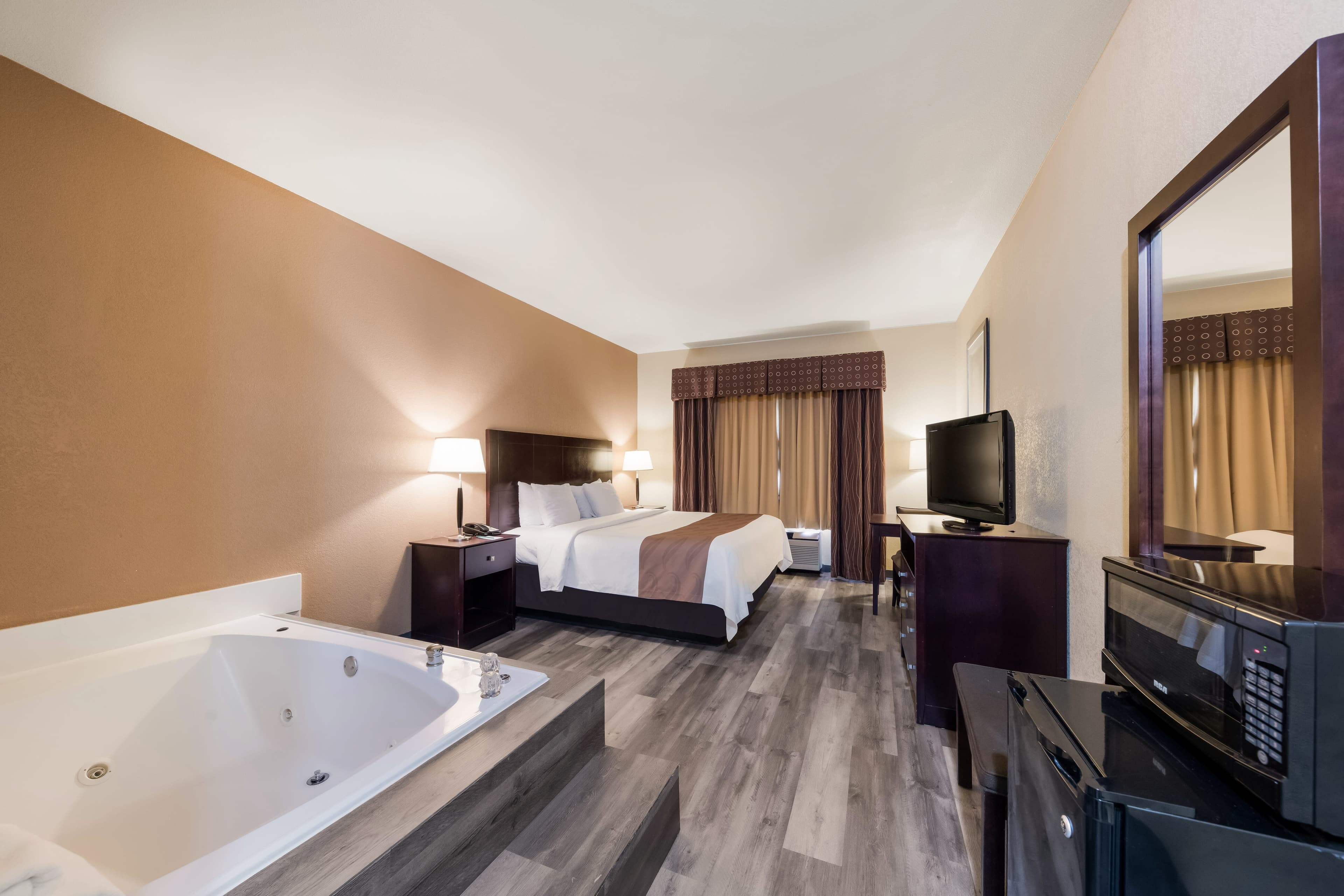 Quality Inn & Suites Terrell — 16