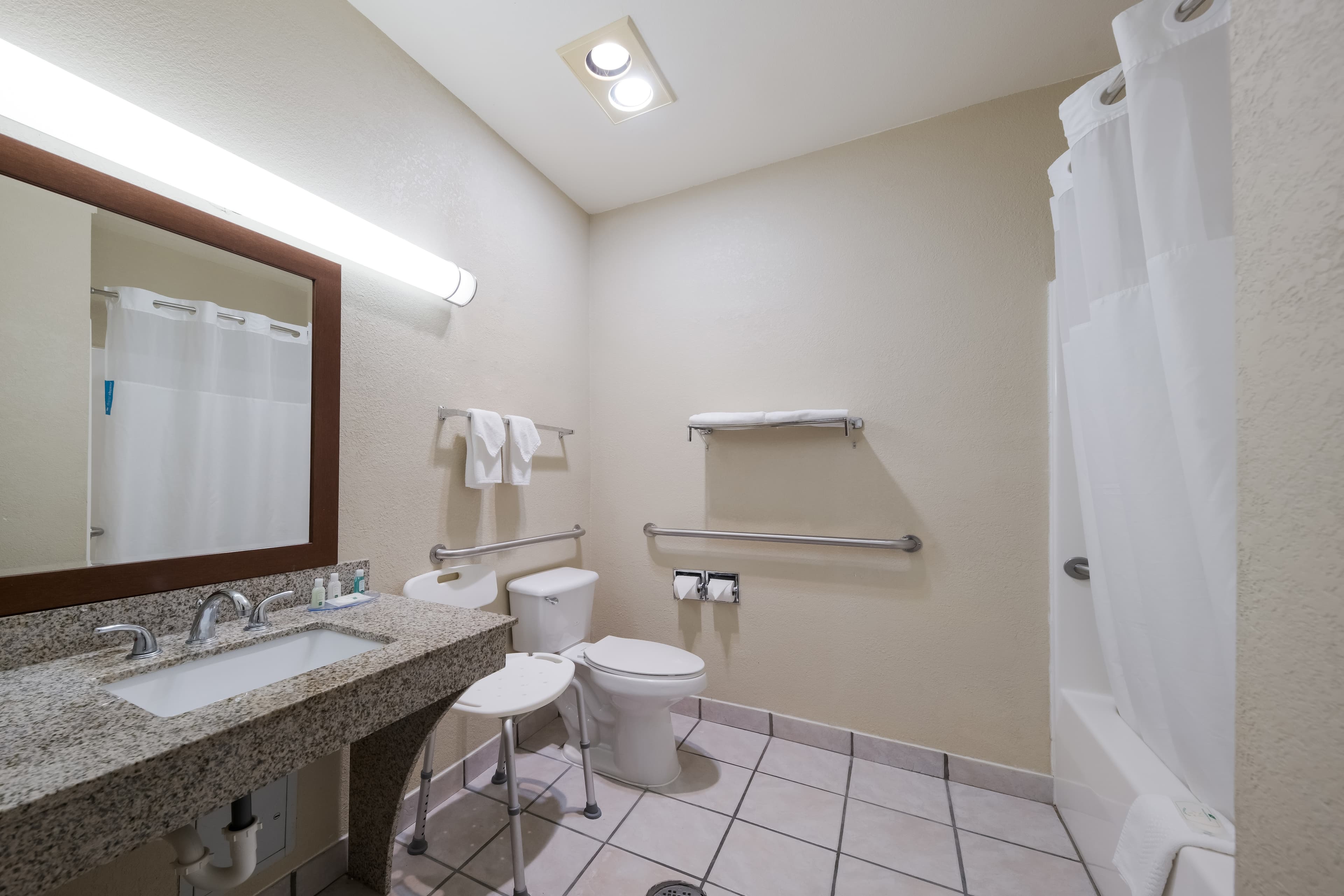 Quality Inn & Suites Terrell — 2