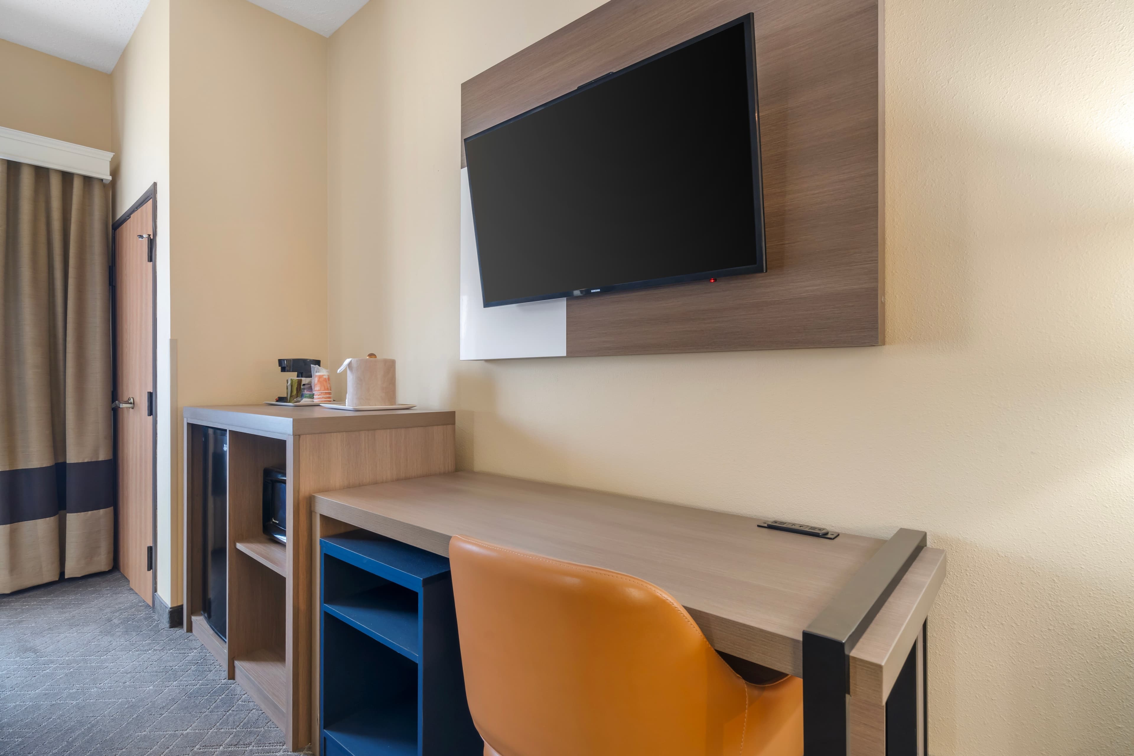 Comfort Suites McKinney-Allen - Image 4