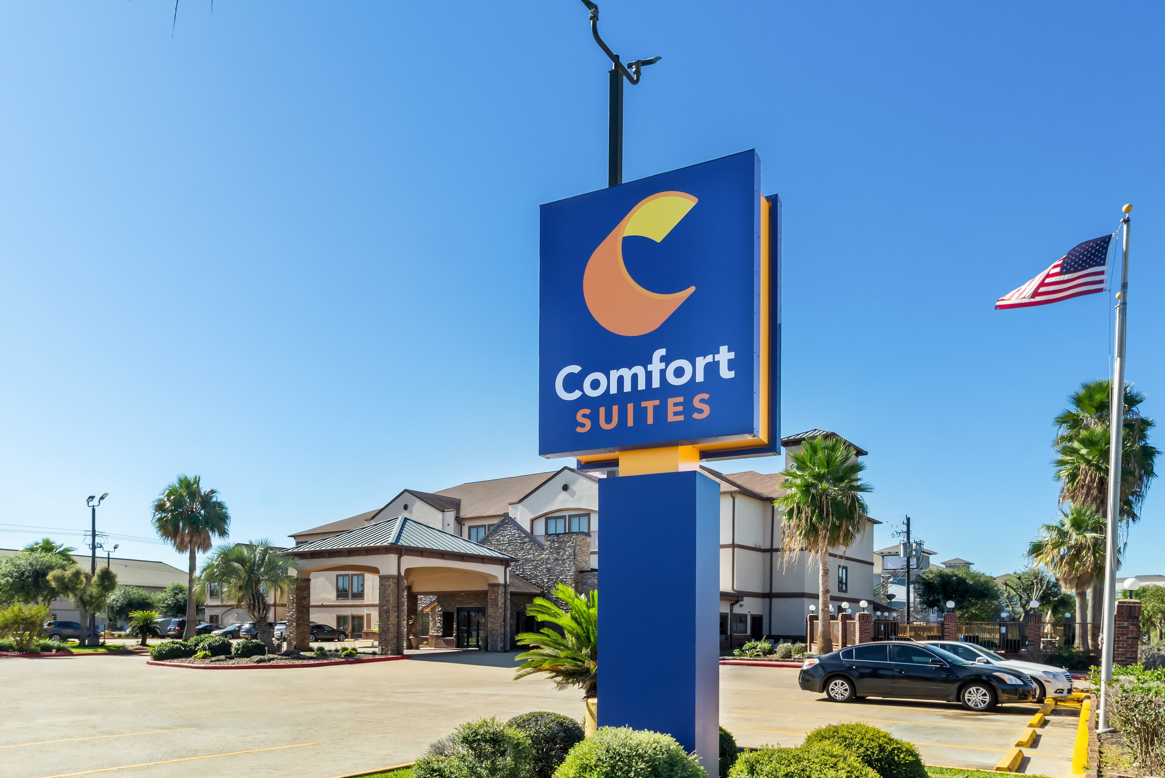 Comfort Suites Lake Jackson Clute - Image 1