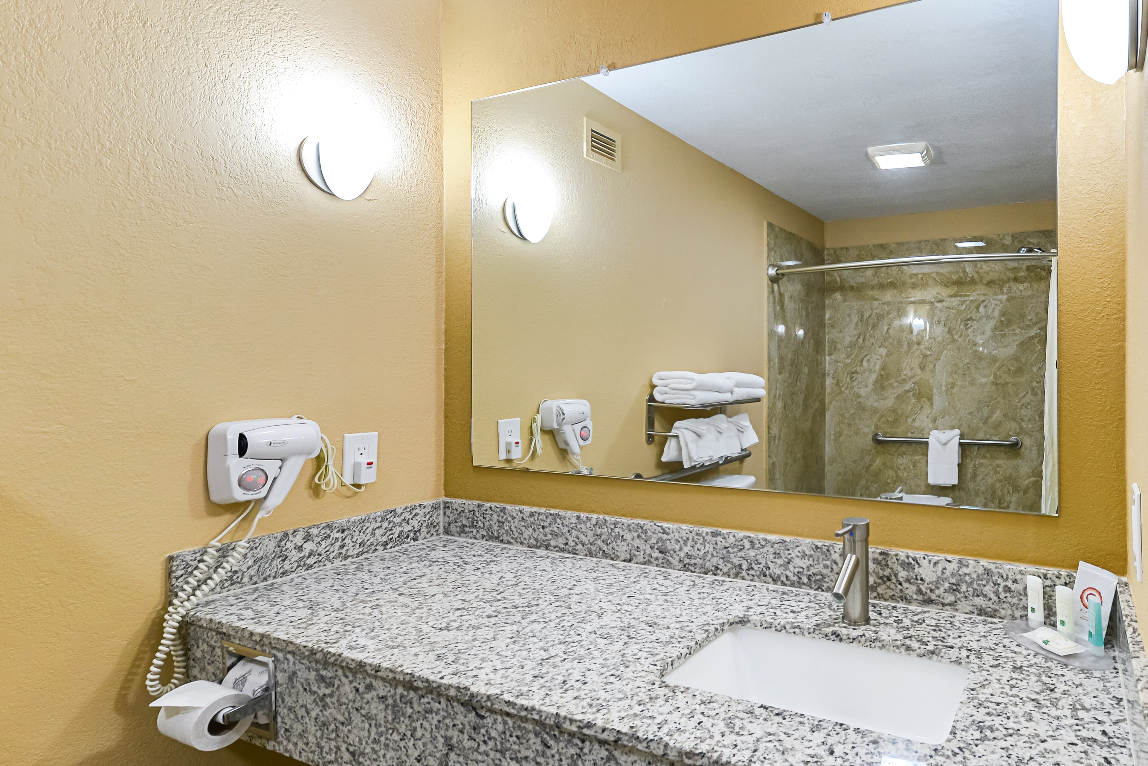 Quality Inn & Suites Lubbock South — 8