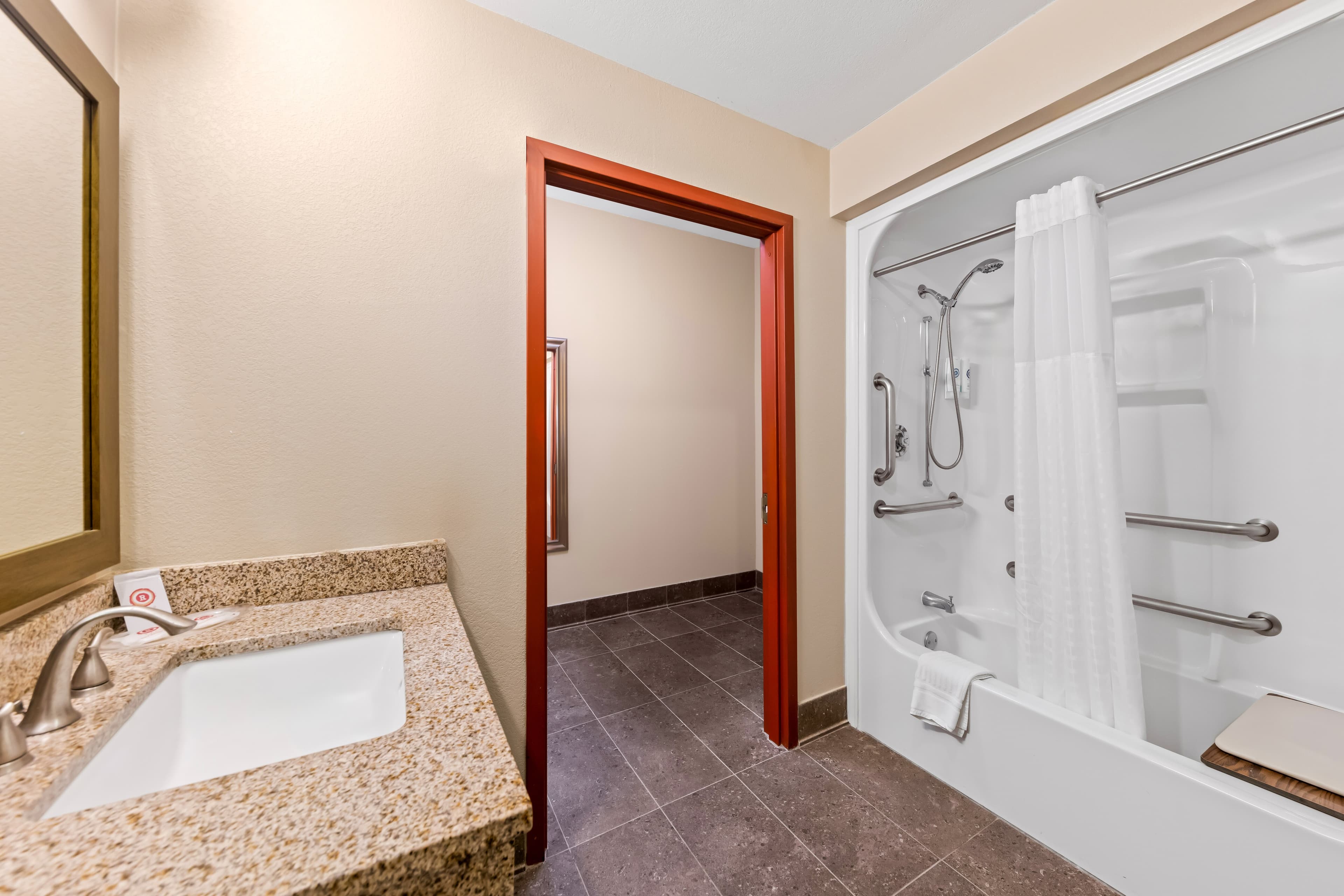 Comfort Suites Roanoke - Fort Worth North — 4