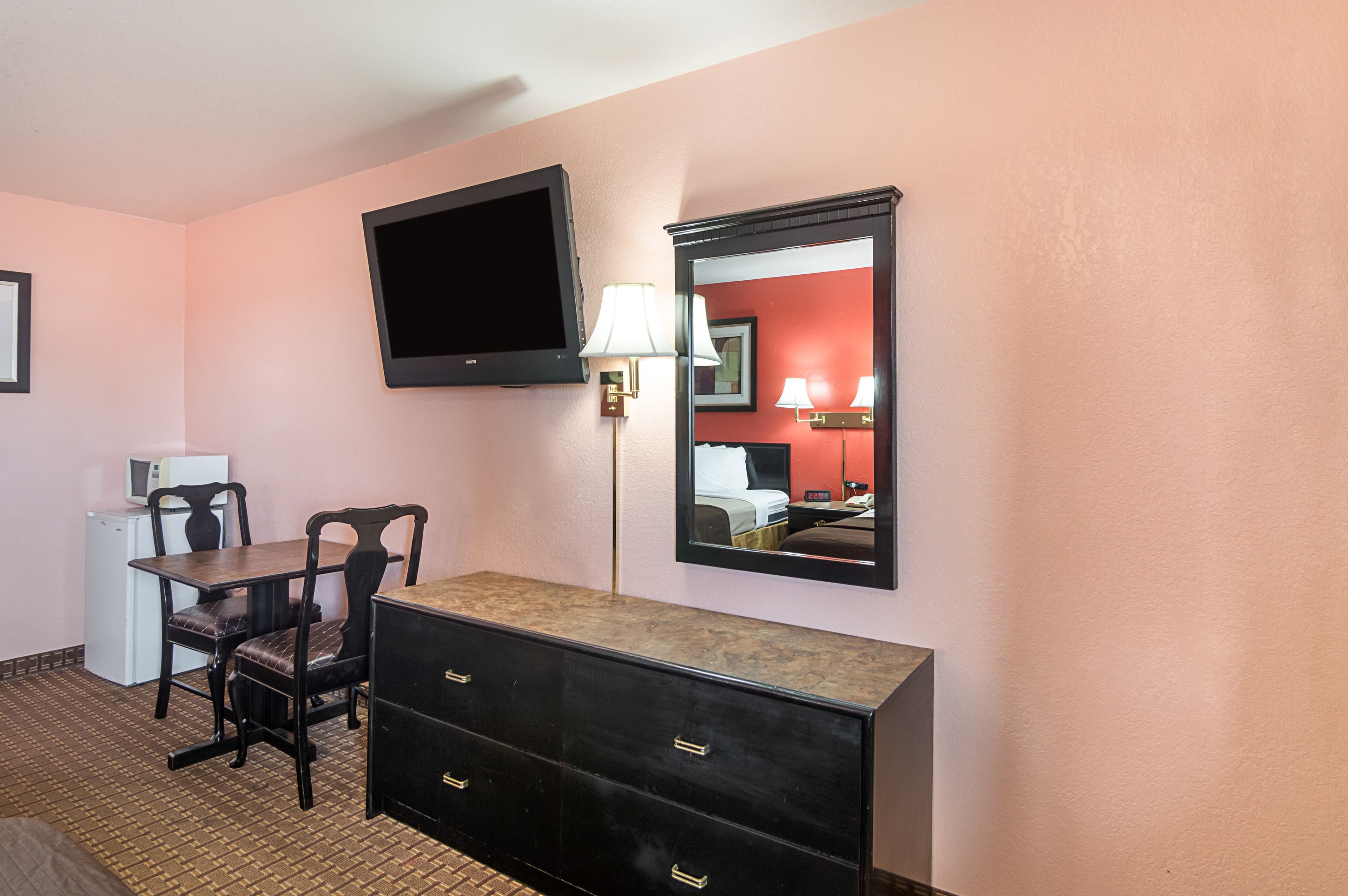 Econo Lodge Dalhart Hwy 54 - Hwy 287 - Image 3