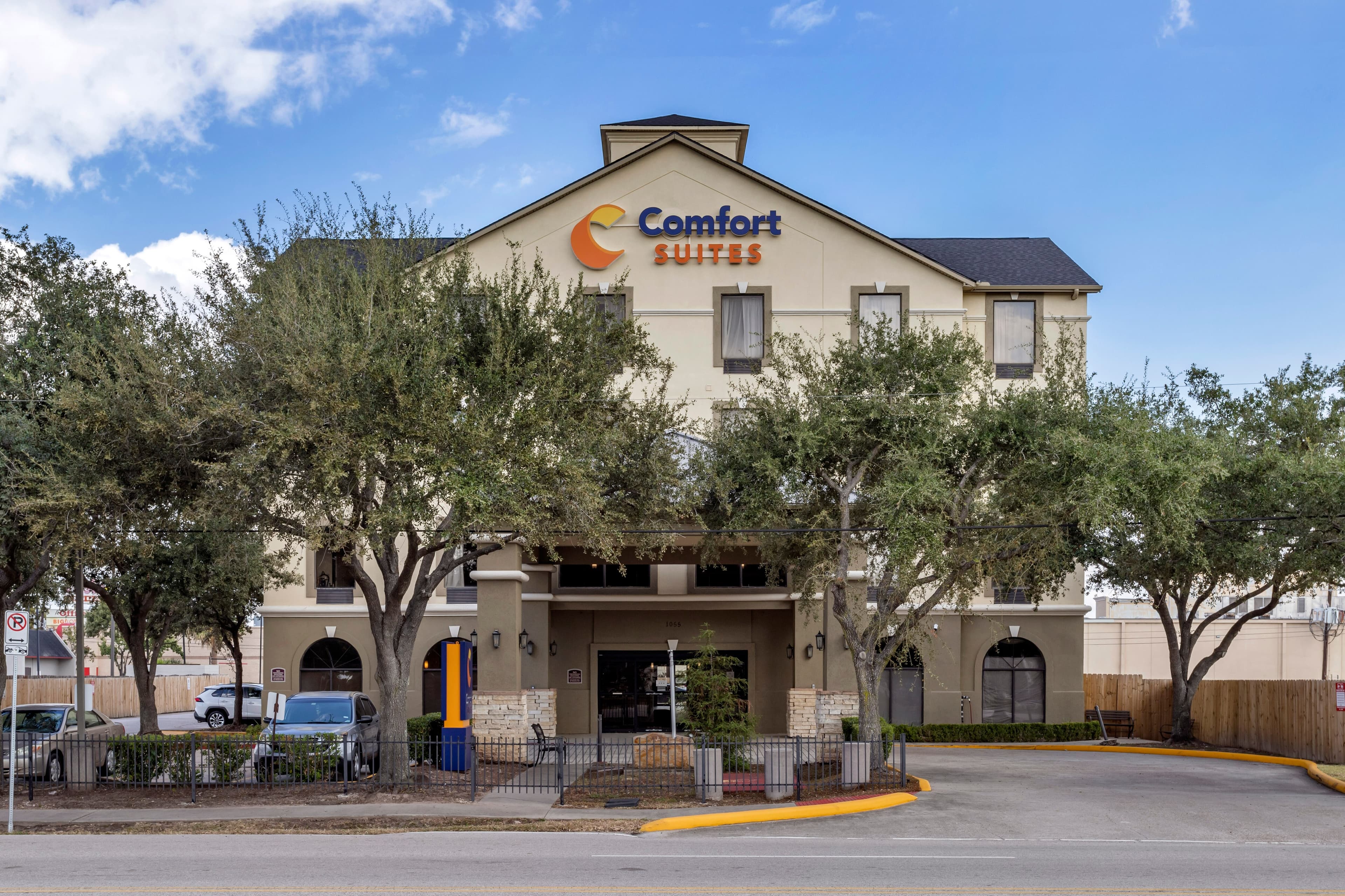 Comfort Suites Houston near Medical Center- NRG Stadium - Image 1