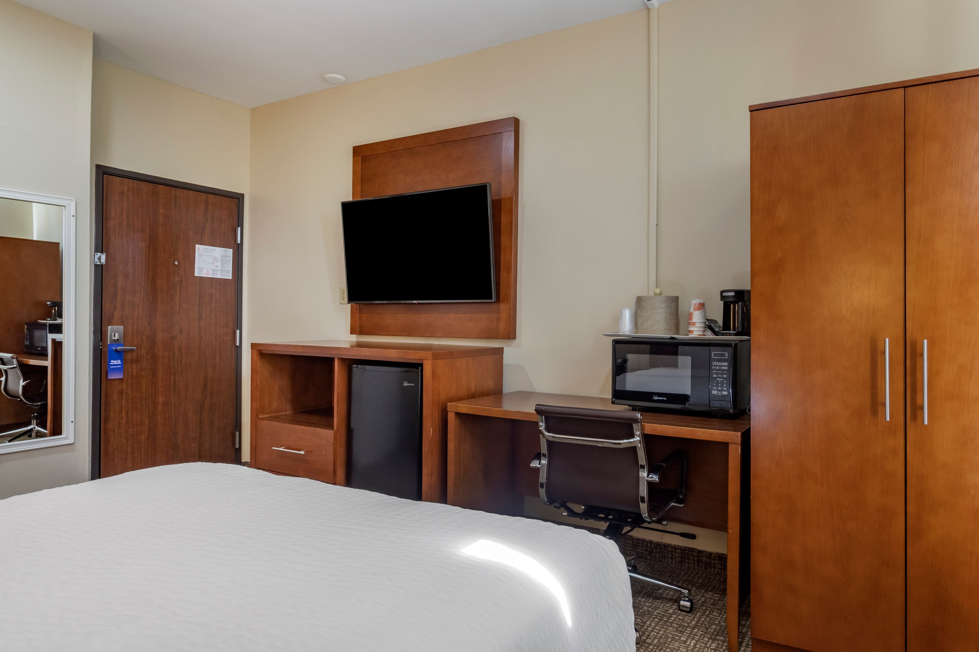 Comfort Suites Houston near Medical Center- NRG Stadium - Image 2