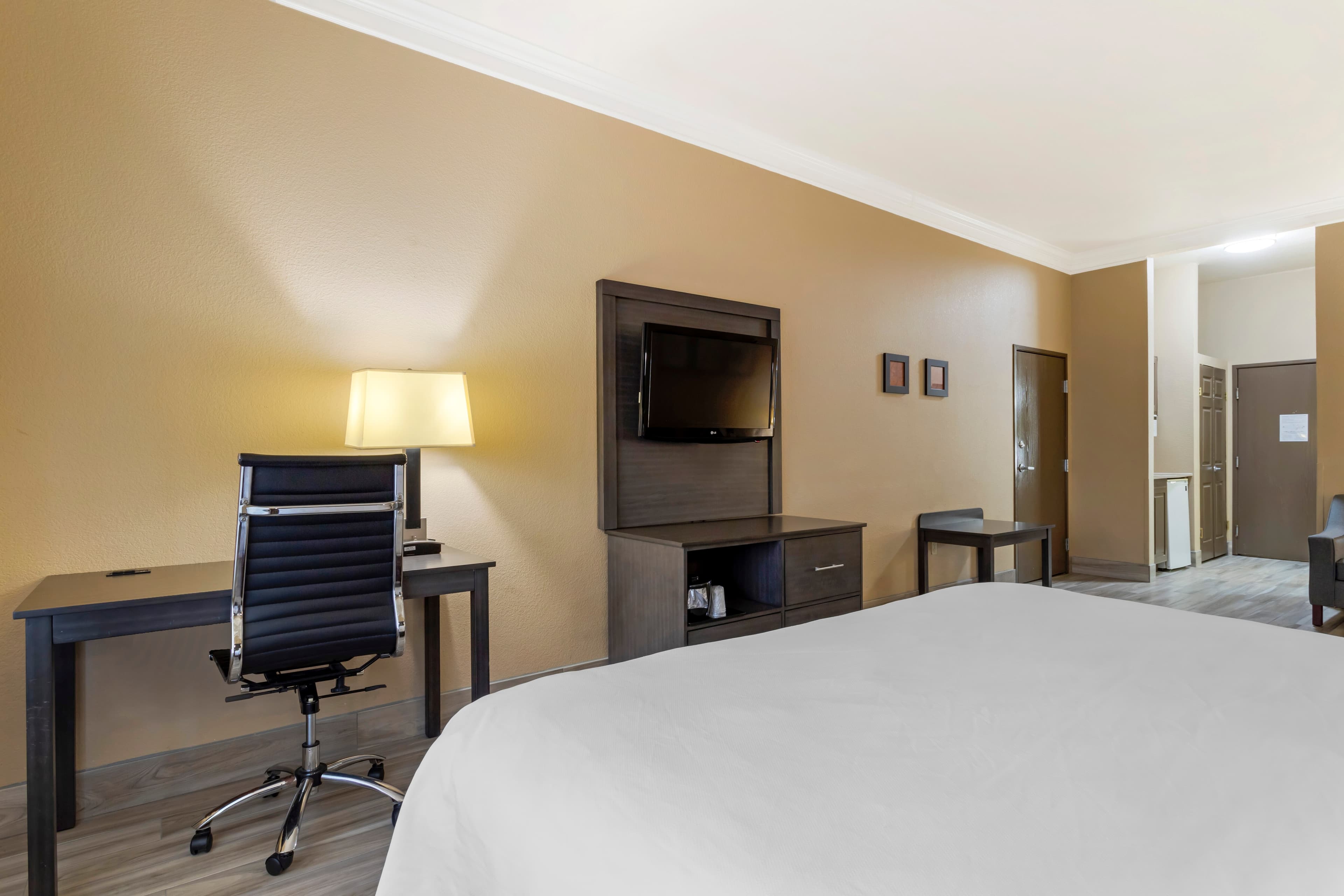 Comfort Suites Kingwood Houston North - Image 3