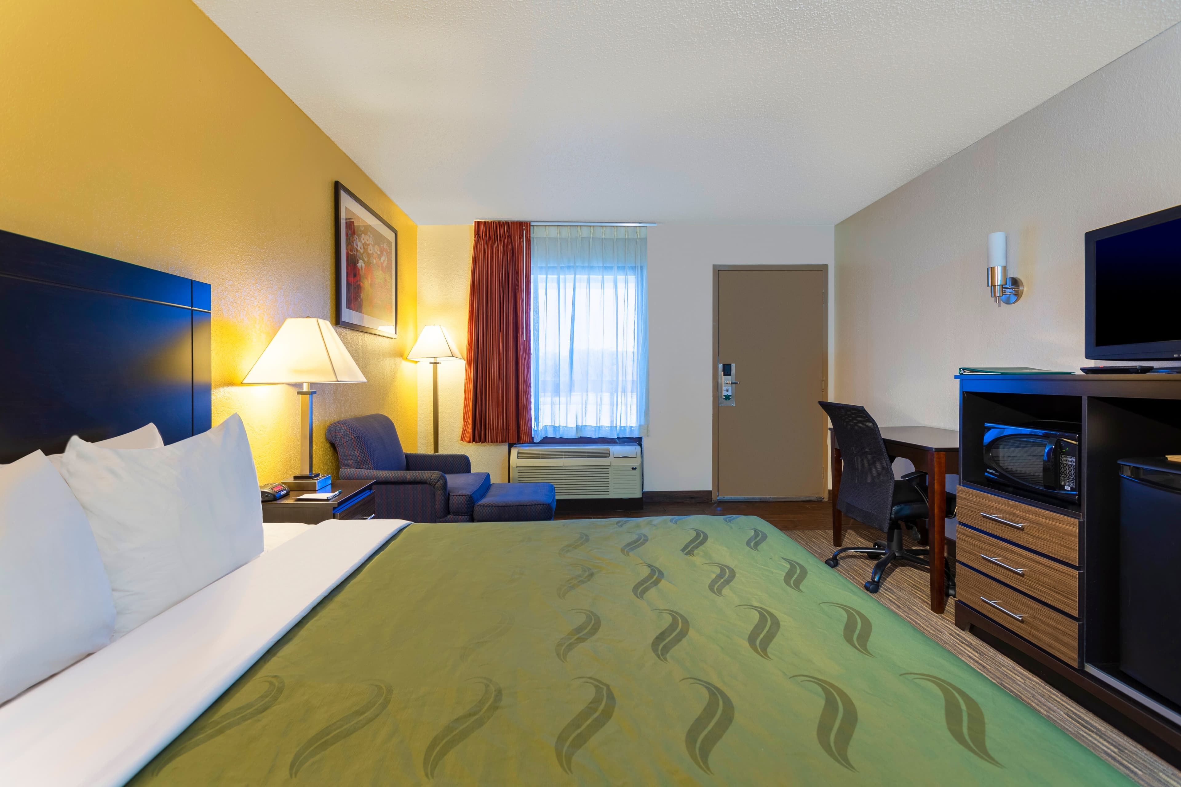 Quality Inn at Arlington Highlands - Image 5