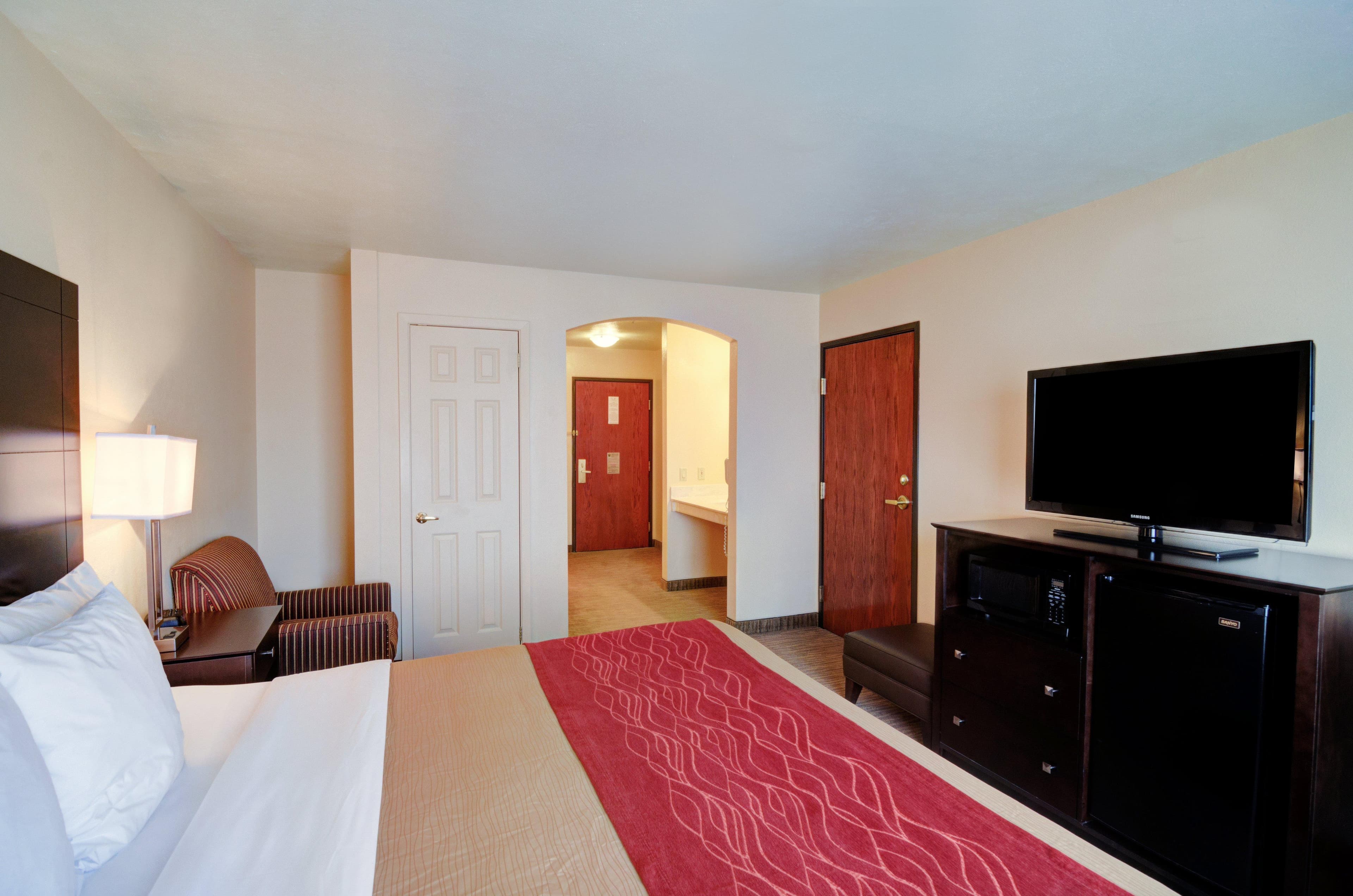 Comfort Inn & Suites Amarillo West Near Medical Center - Image 3