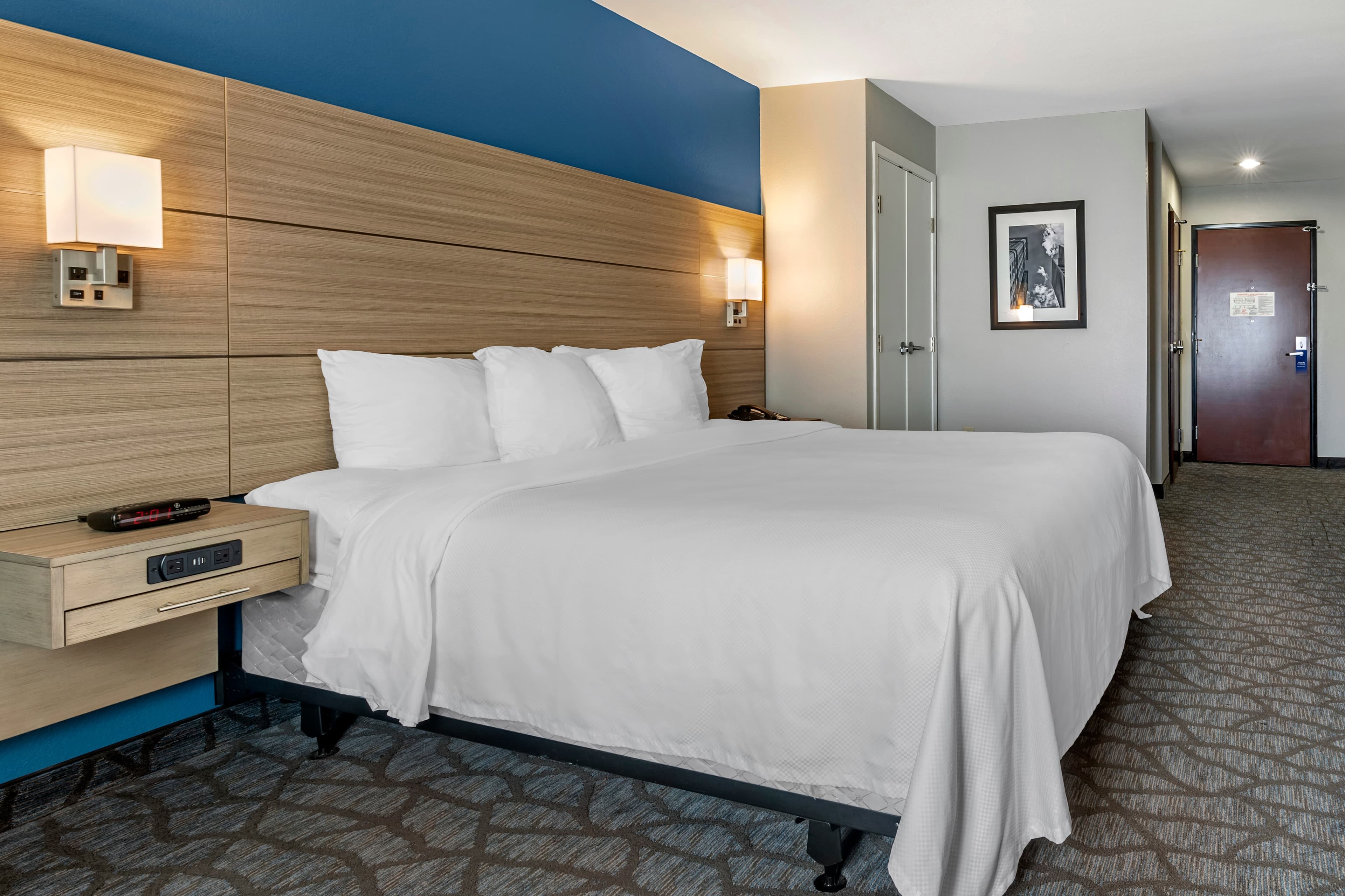 Comfort Inn & Suites Mansfield - Image 3