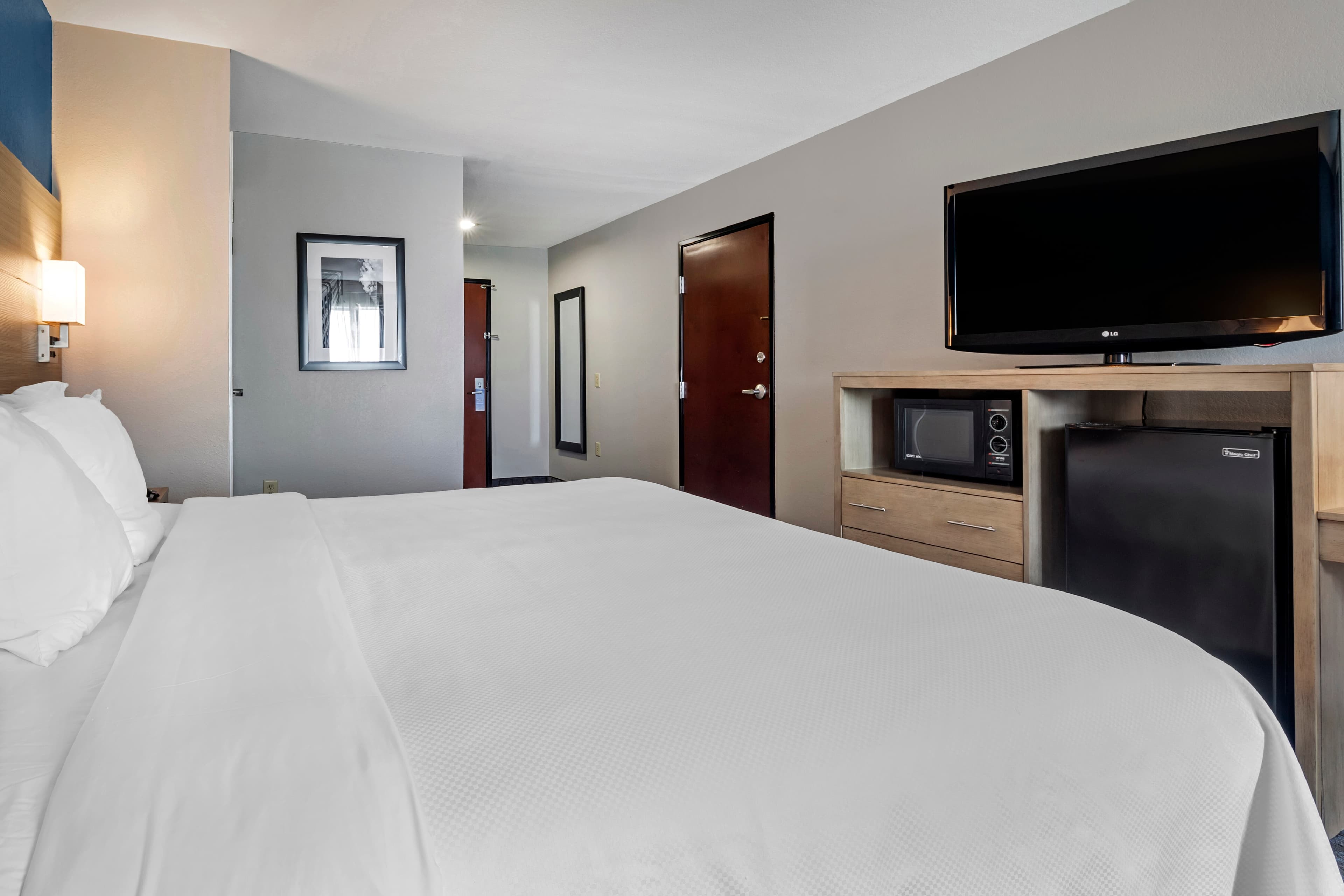 Comfort Inn & Suites Mansfield - Image 4