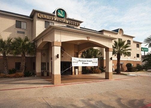 Quality Inn & Suites Near University - Image 1