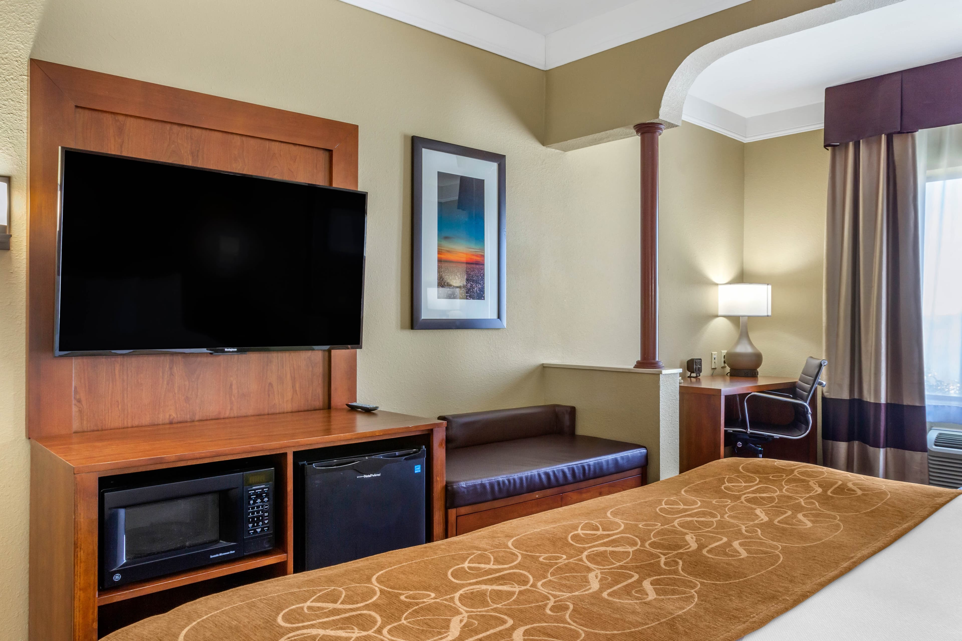 Comfort Suites Plainview — 13