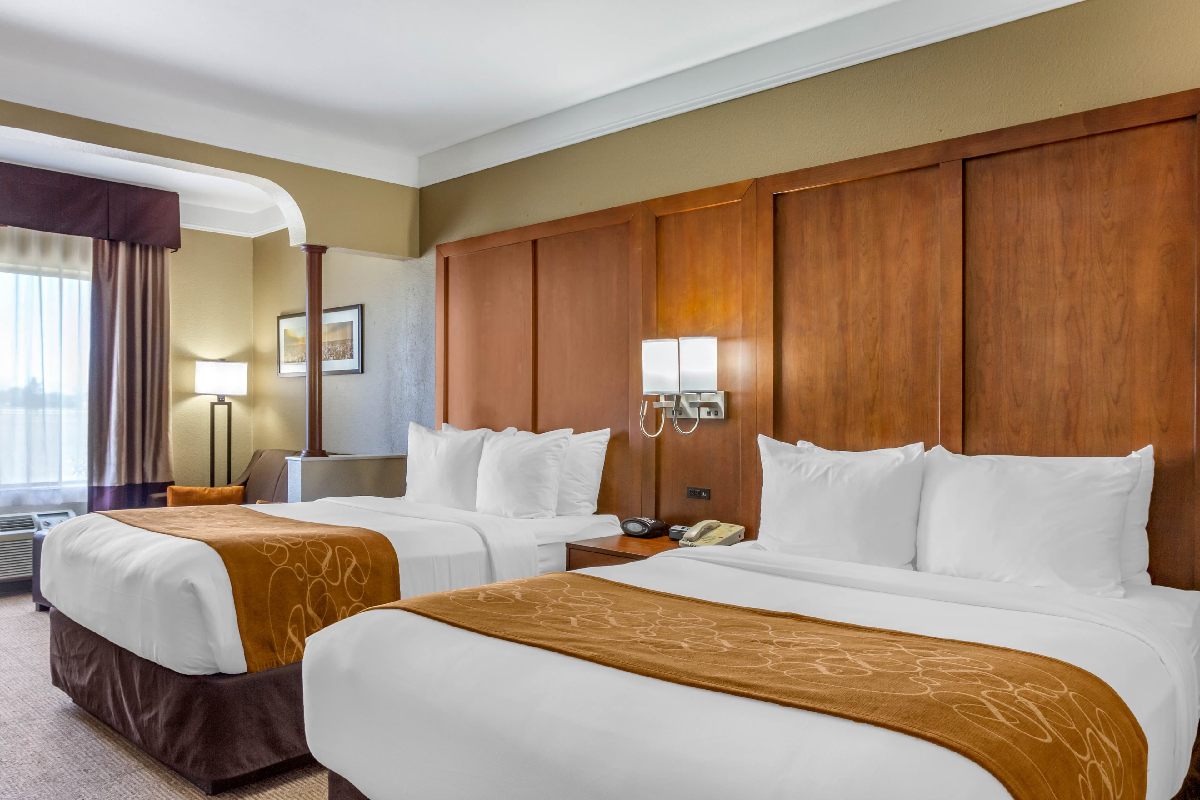 Comfort Suites Plainview - Image 4