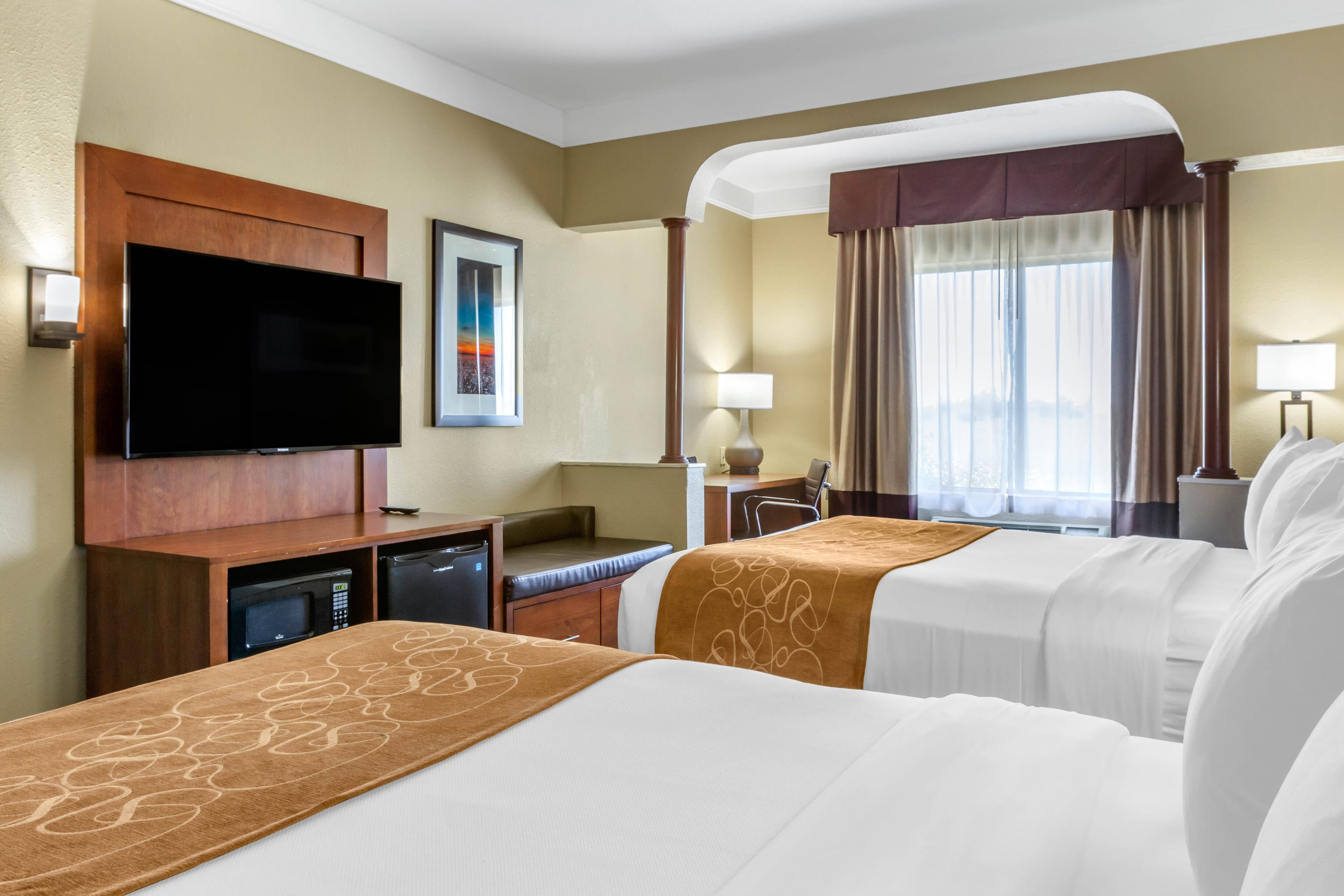 Comfort Suites Plainview - Image 5