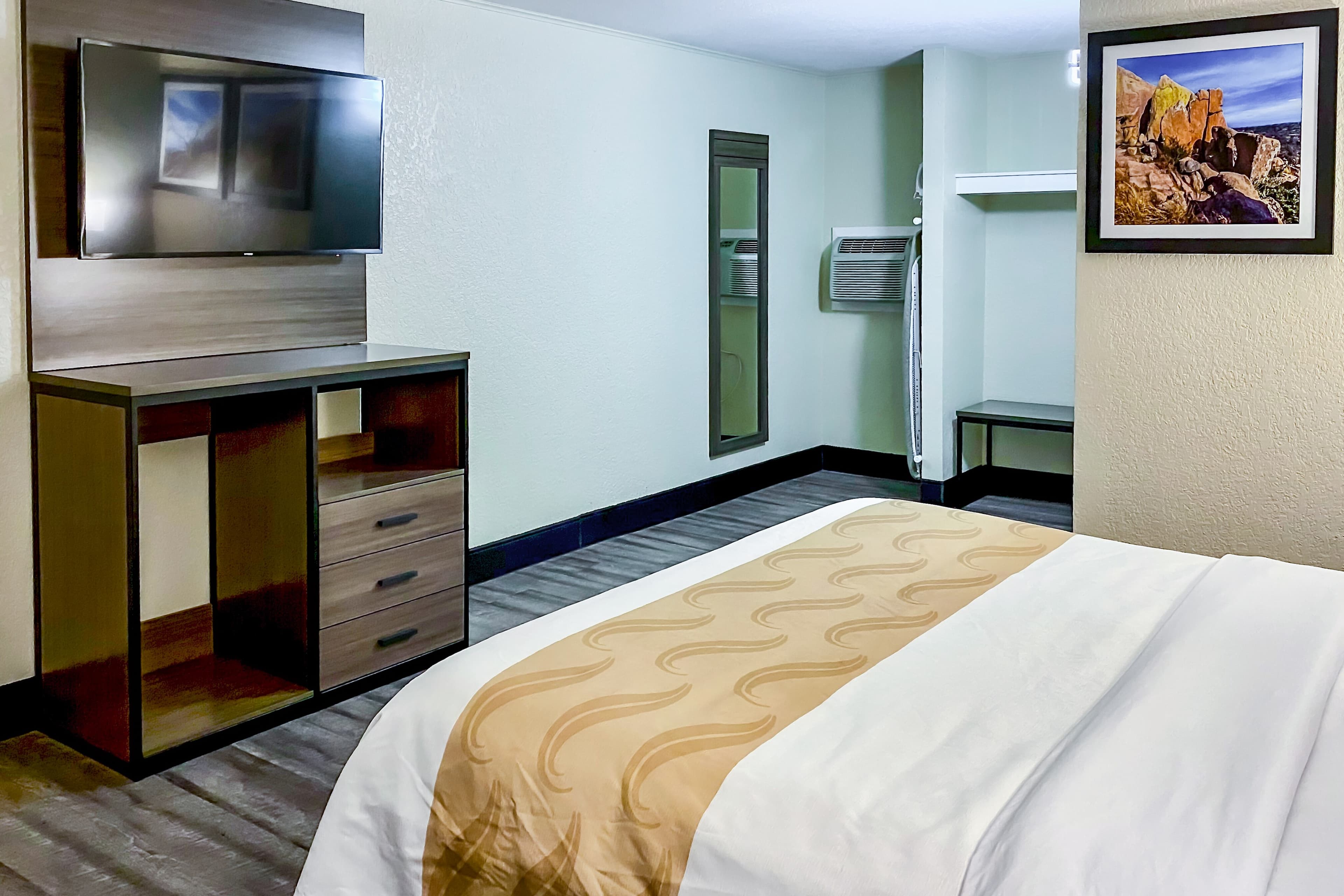 Quality Inn & Suites Airport — 36
