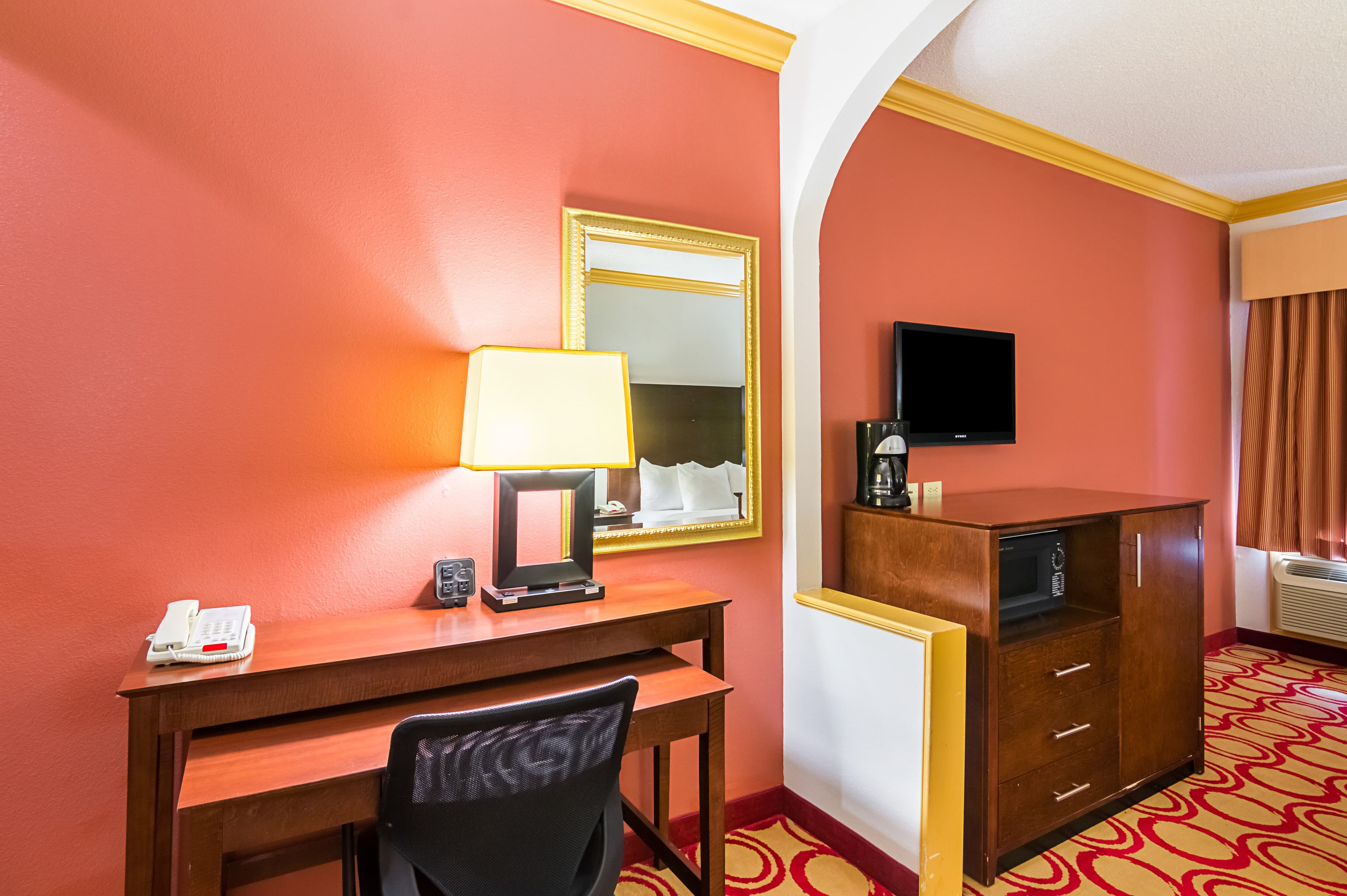Quality Suites Lubbock Southwest - Image 3