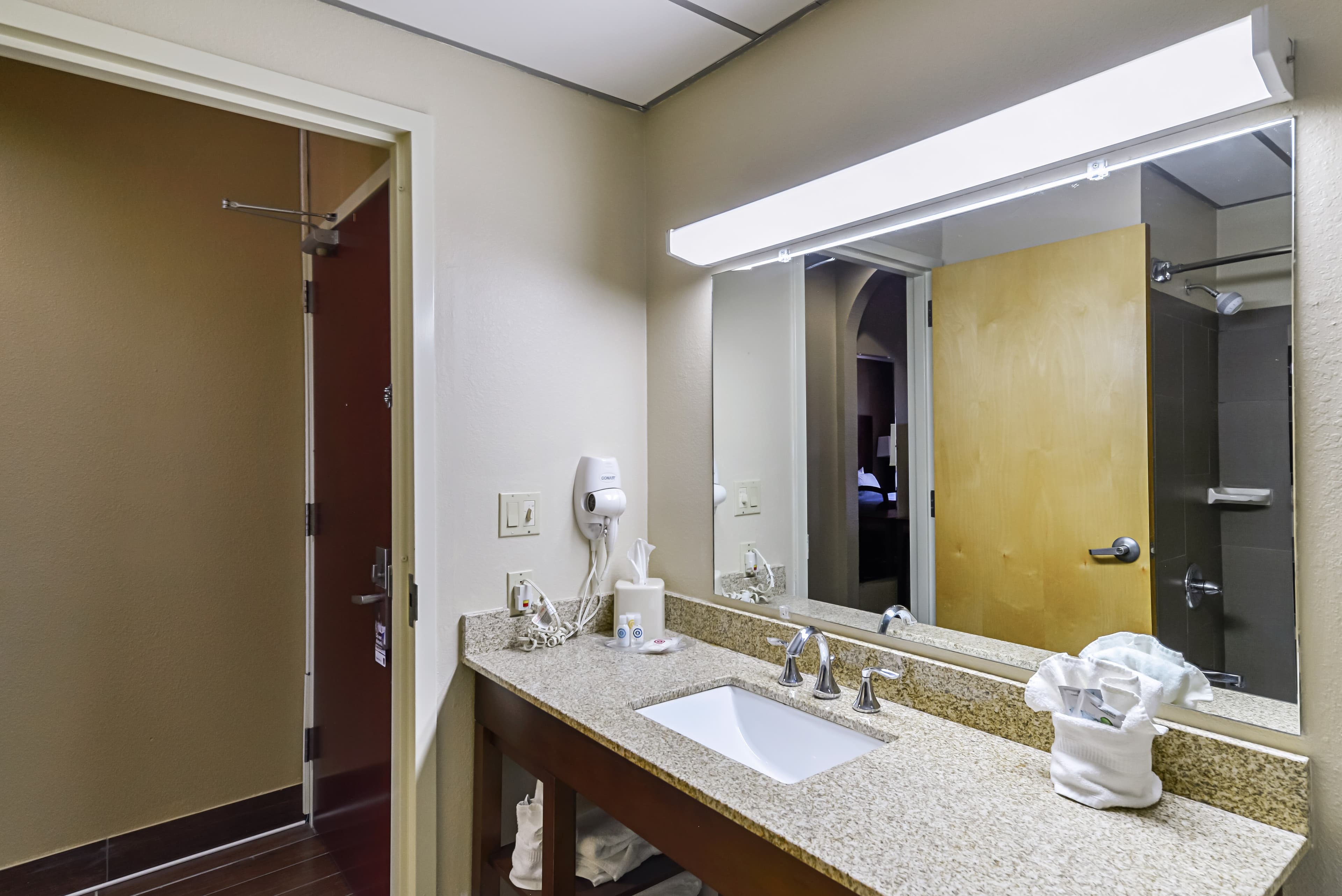 Quality Suites Lubbock Southwest — 6