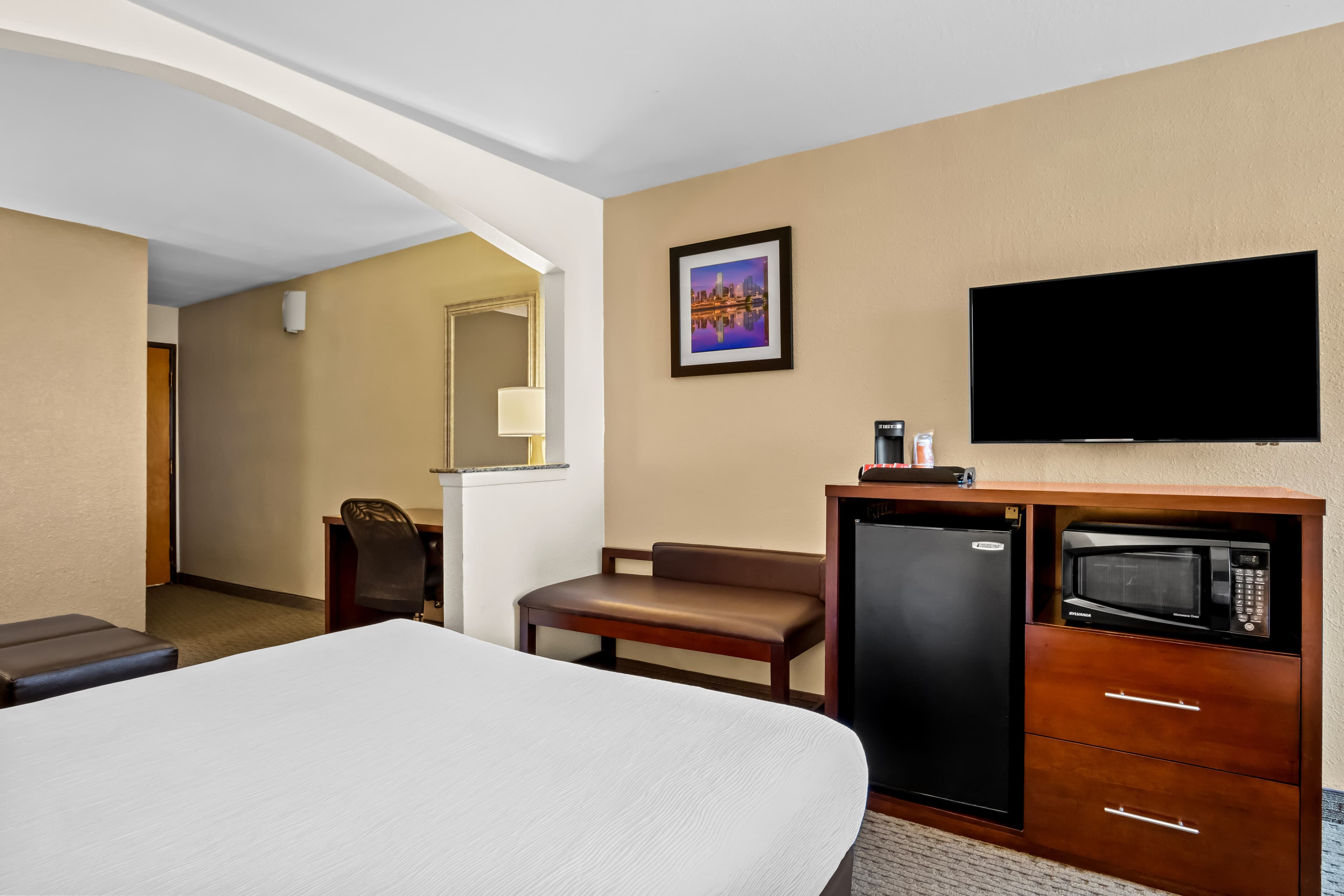 Quality Suites Irving-Las Colinas — 7