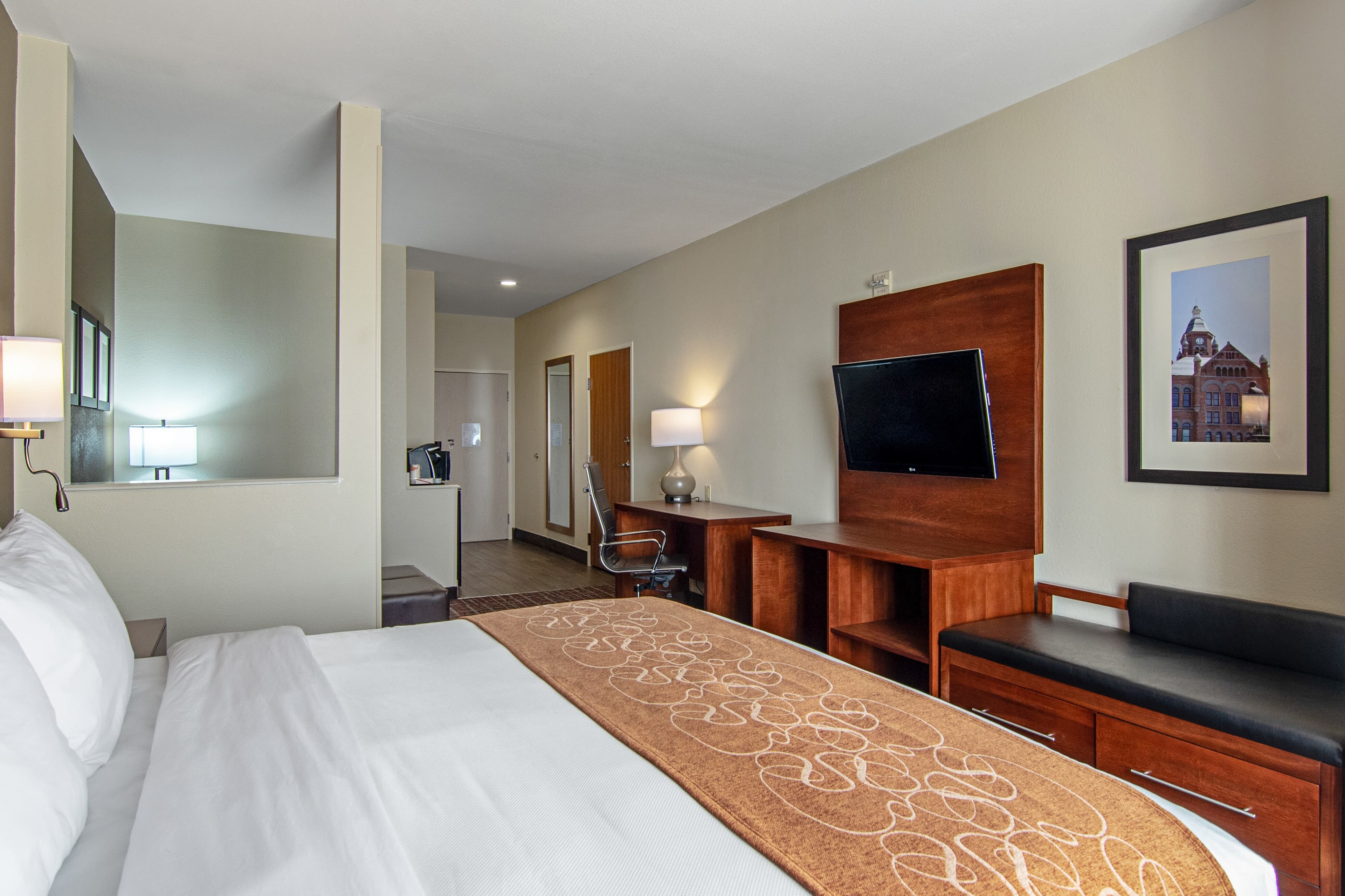 Comfort Suites NW Dallas Near Love Field - Image 4