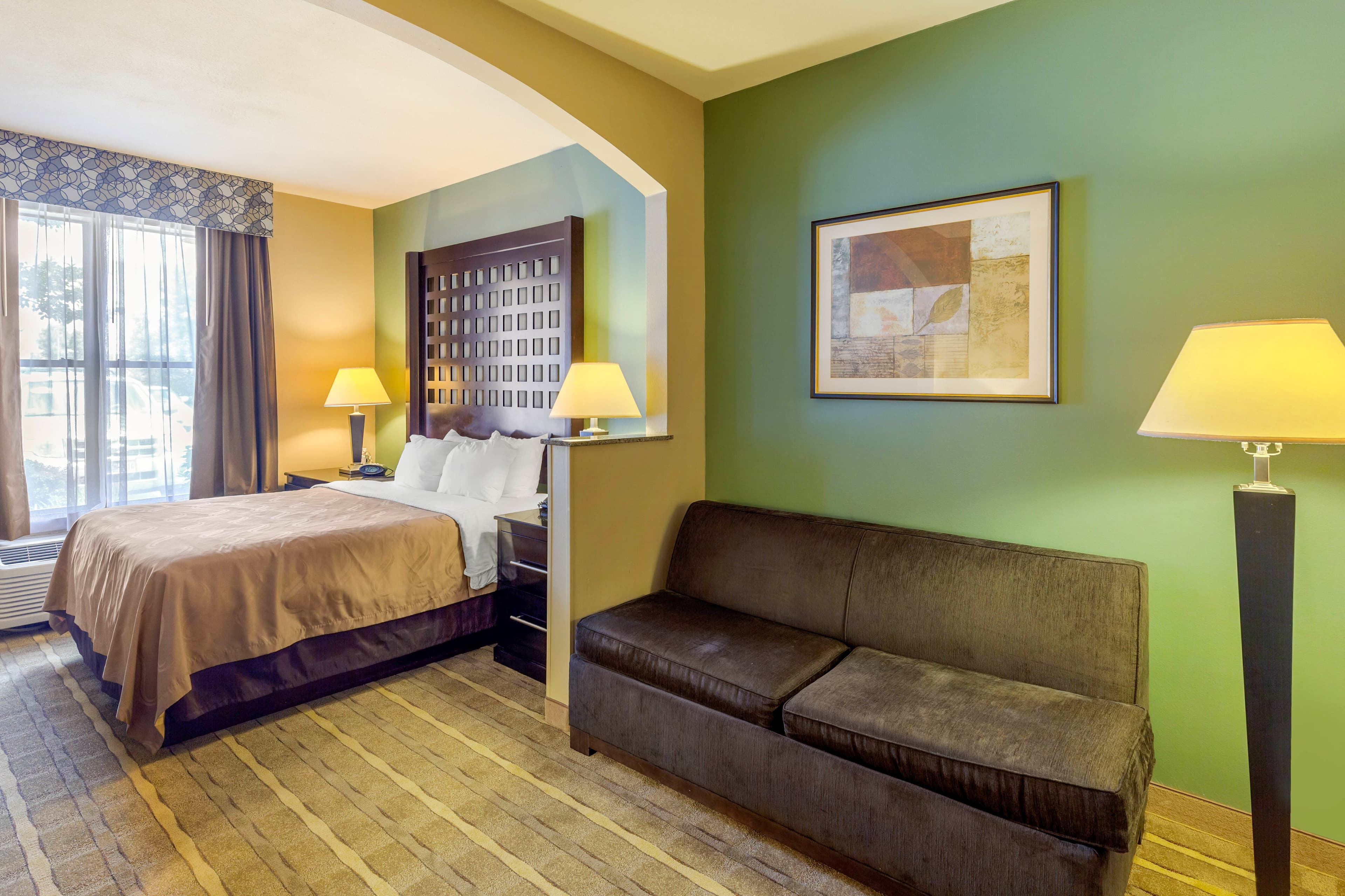 Quality Suites Sherman - Image 2
