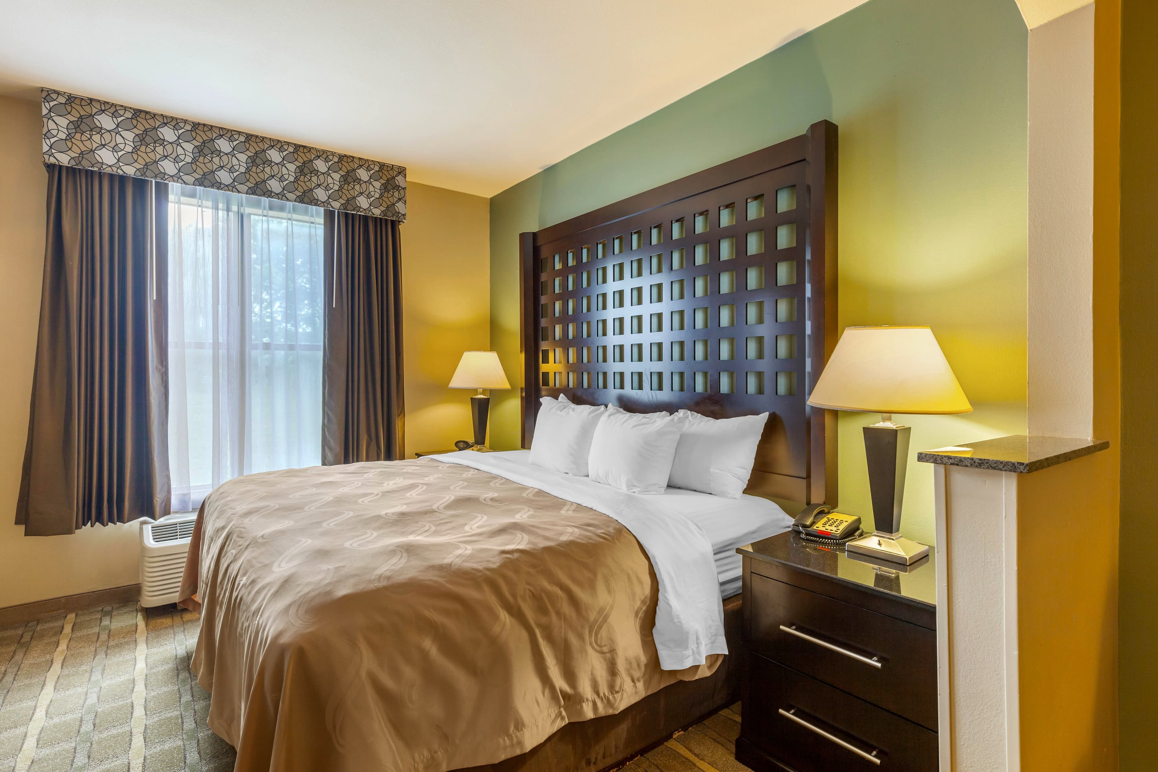 Quality Suites Sherman — 16