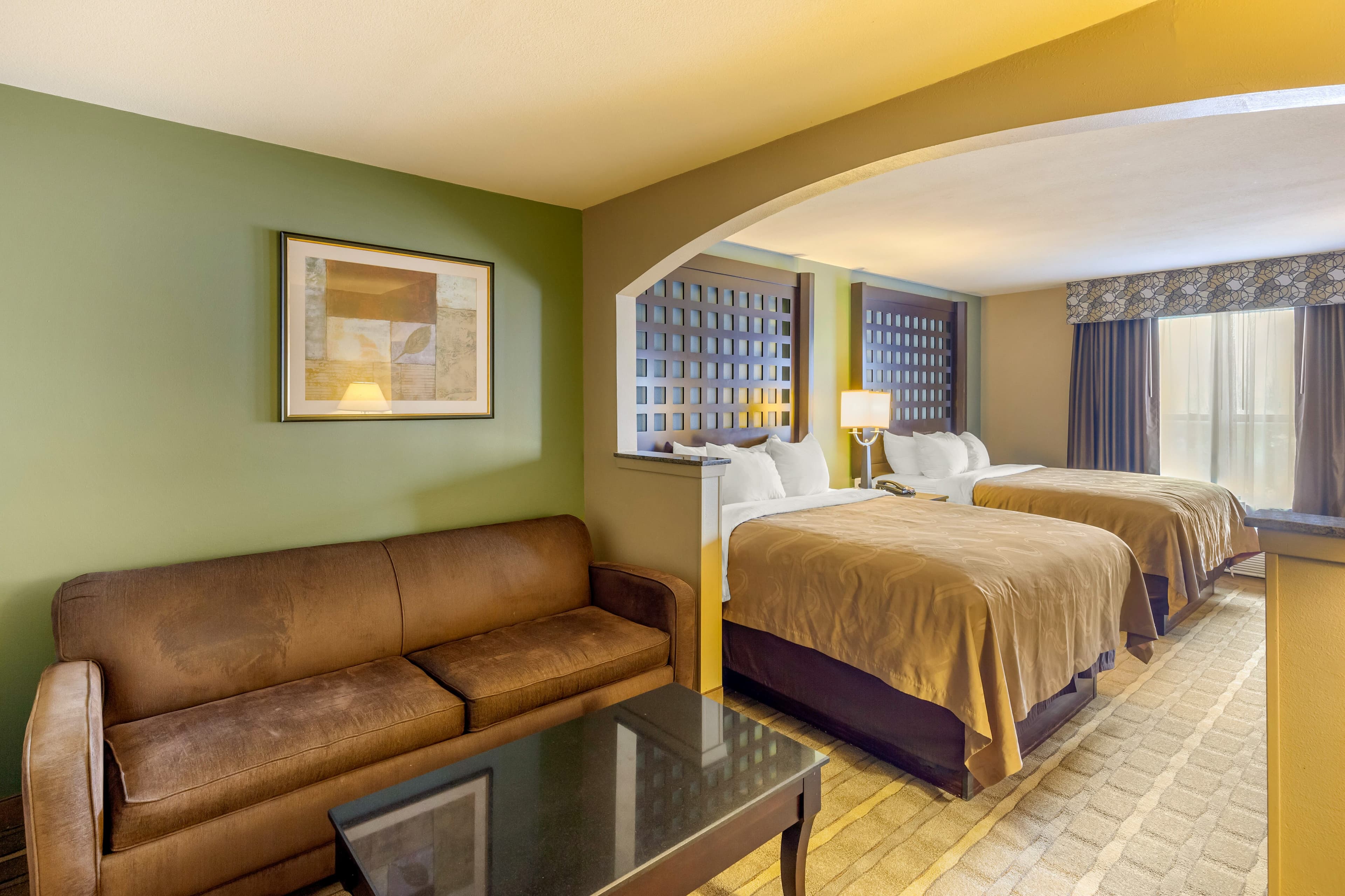 Quality Suites Sherman - Image 1