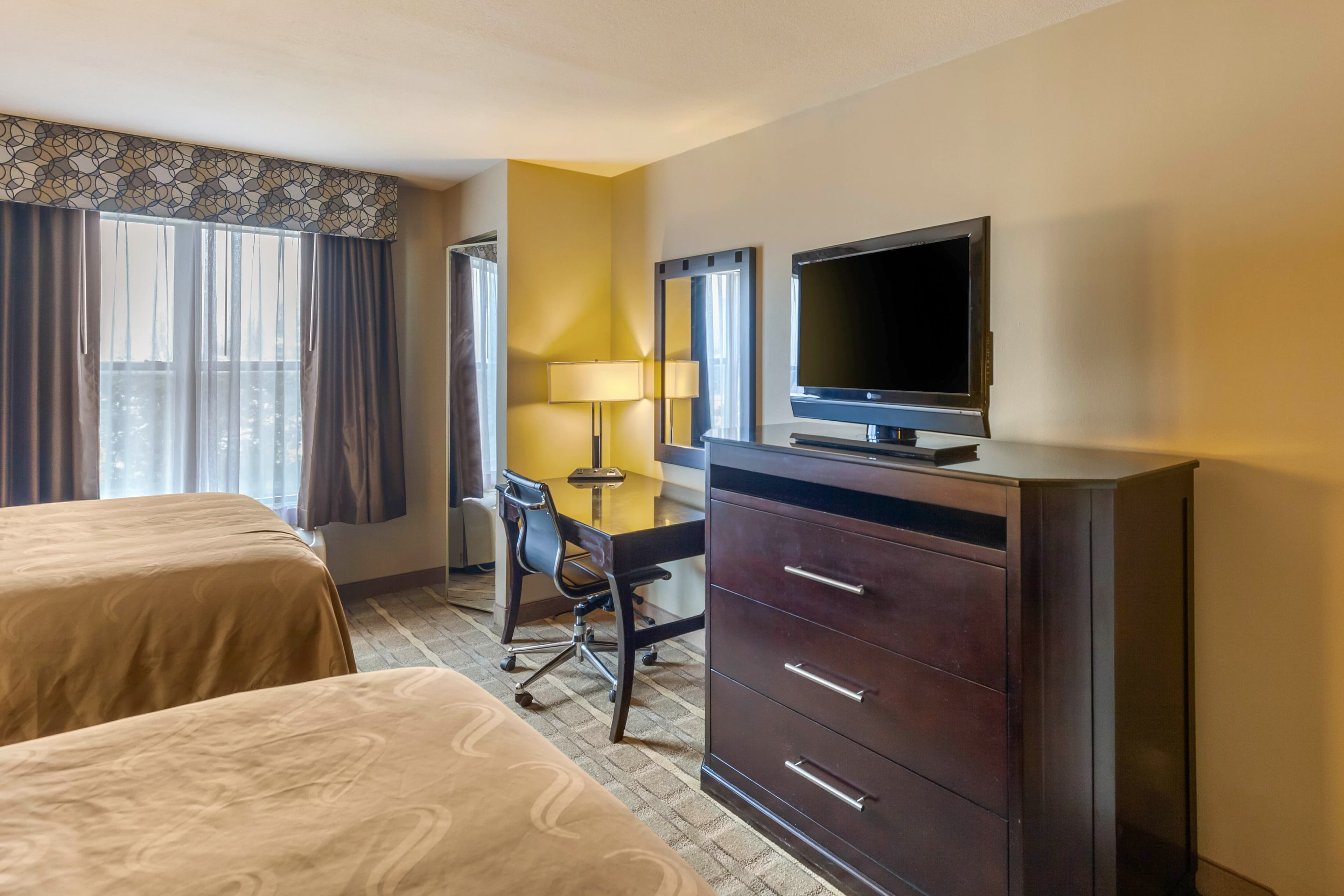 Quality Suites Sherman — 23