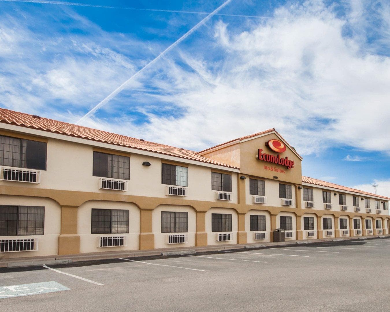 Econo Lodge Inn & Suites El Paso West - Image 1