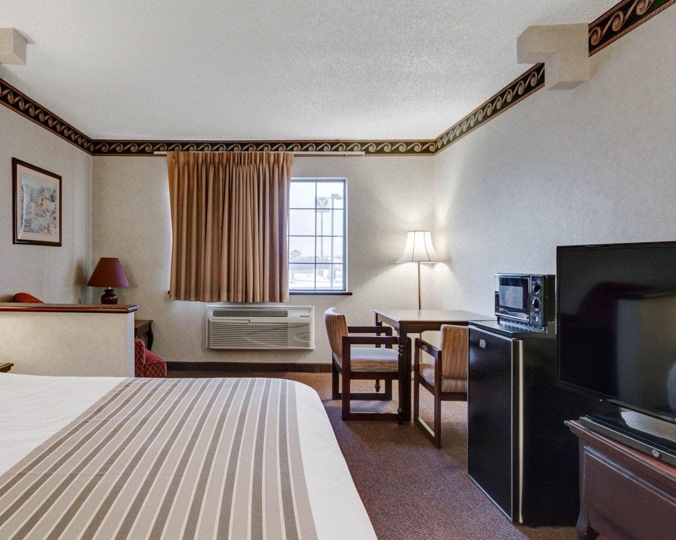 Econo Lodge Inn & Suites El Paso West — 3