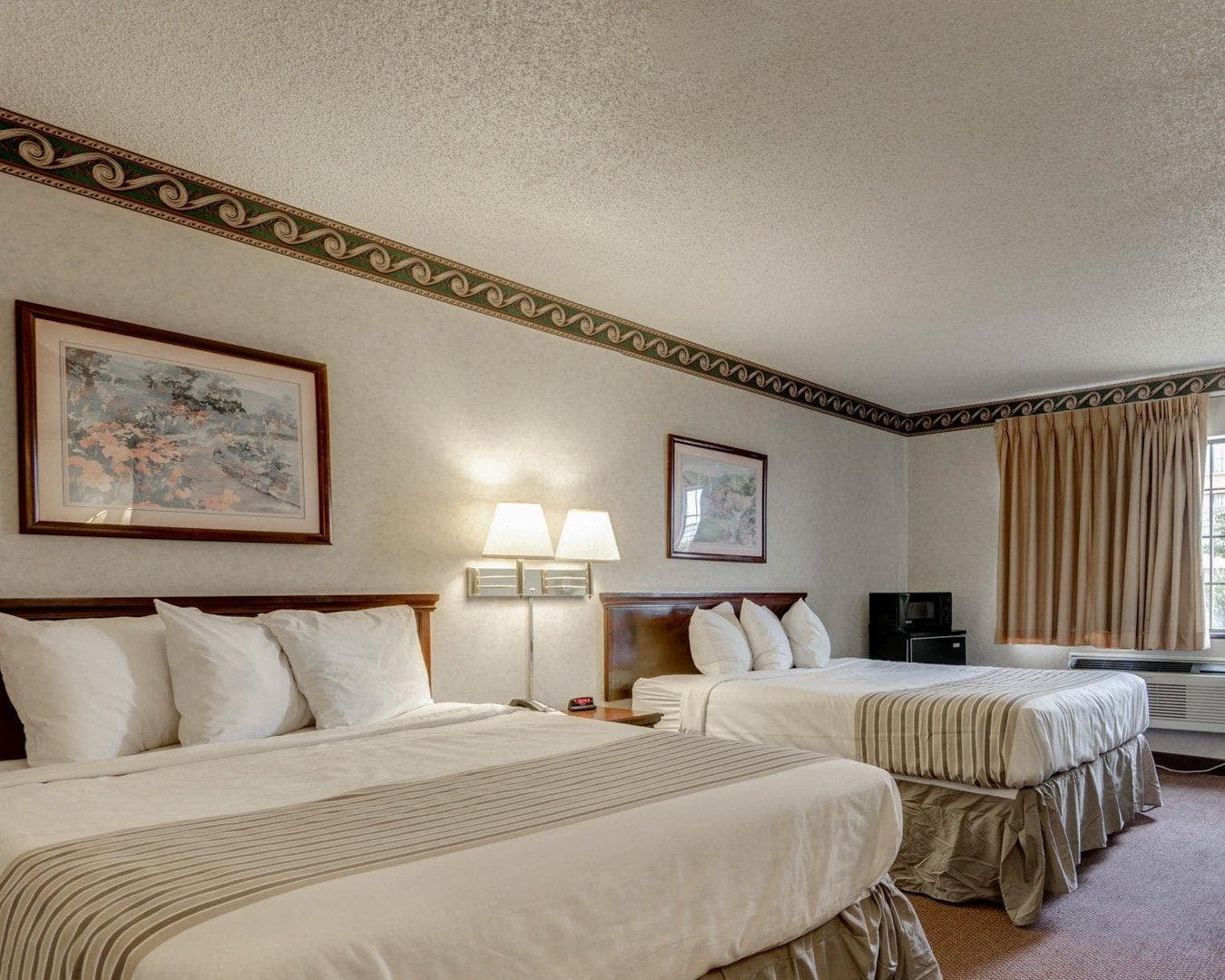Econo Lodge Inn & Suites El Paso West — 8