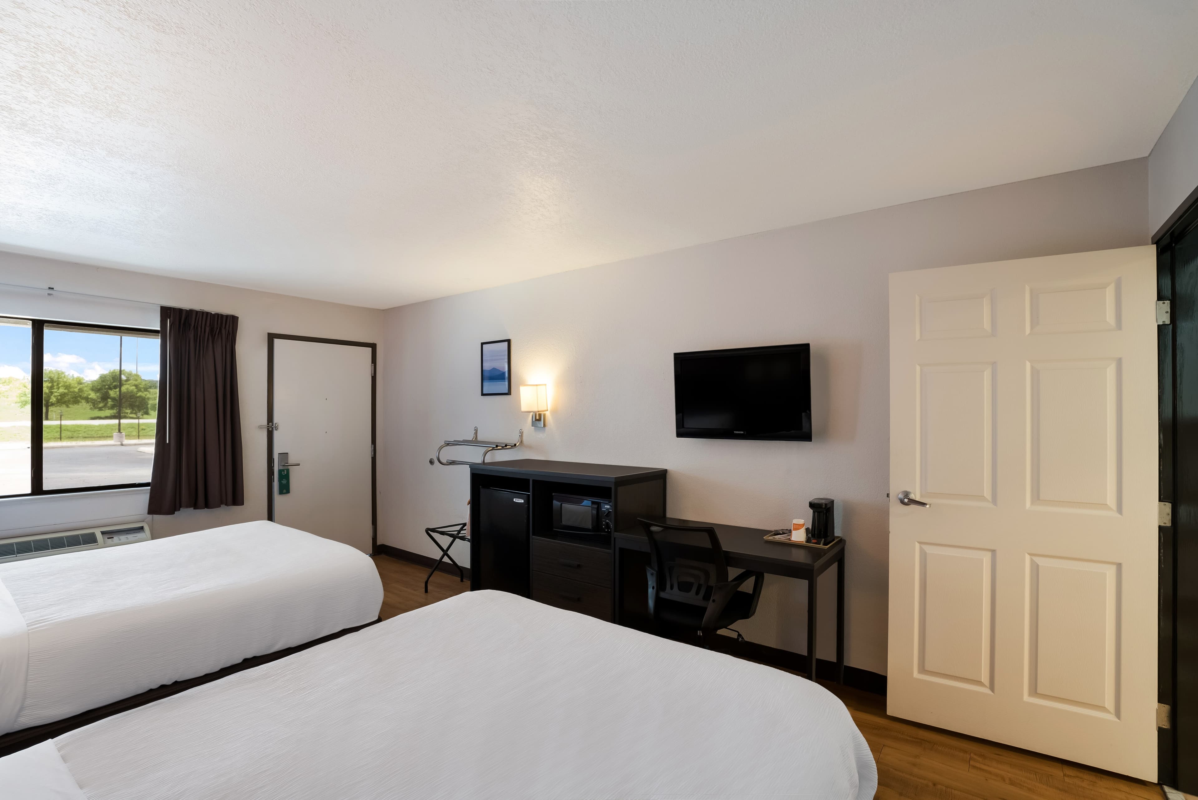 Quality Inn & Suites Junction — 8
