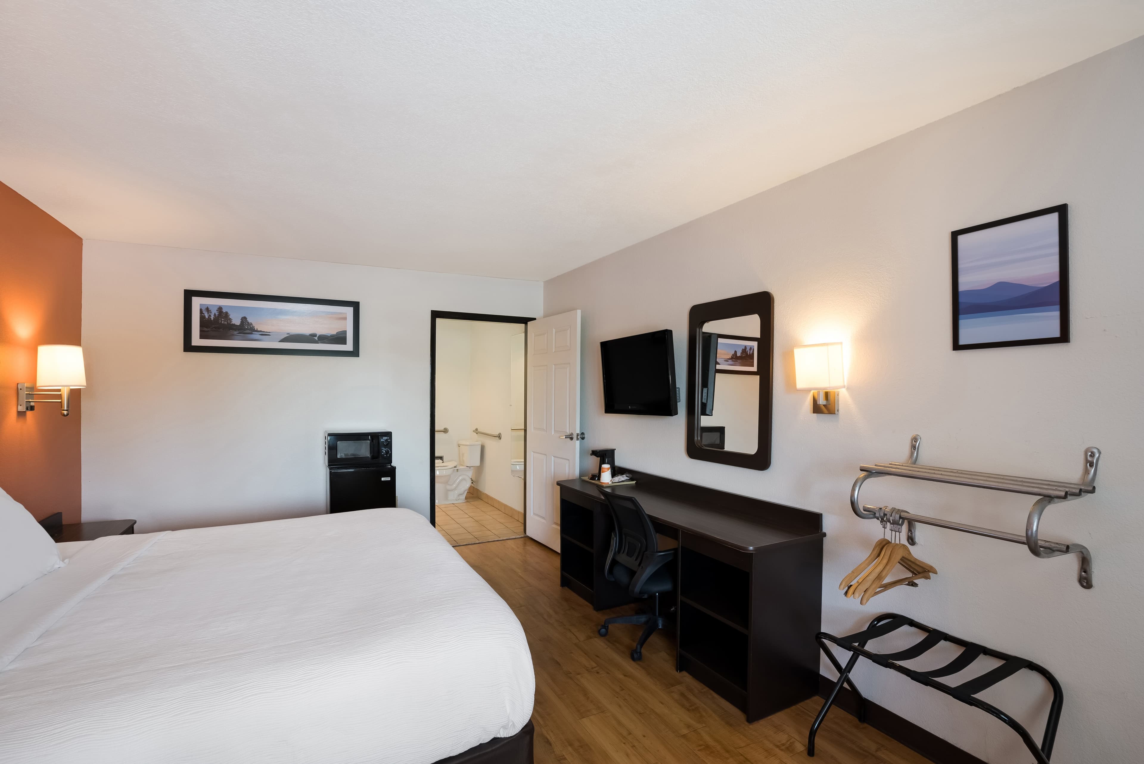 Quality Inn & Suites Junction - Image 3