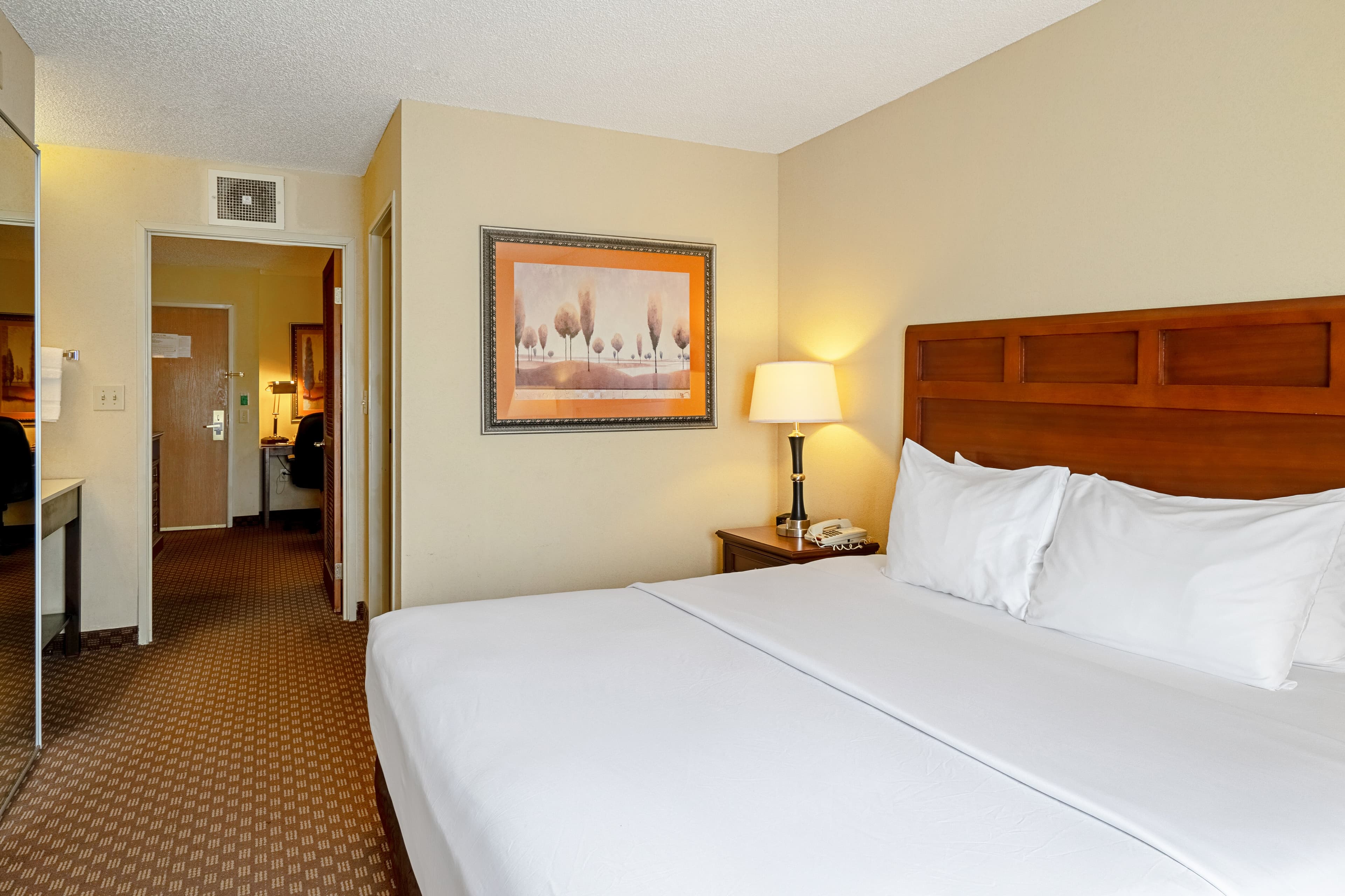 Quality Suites San Antonio Northeast - Image 4
