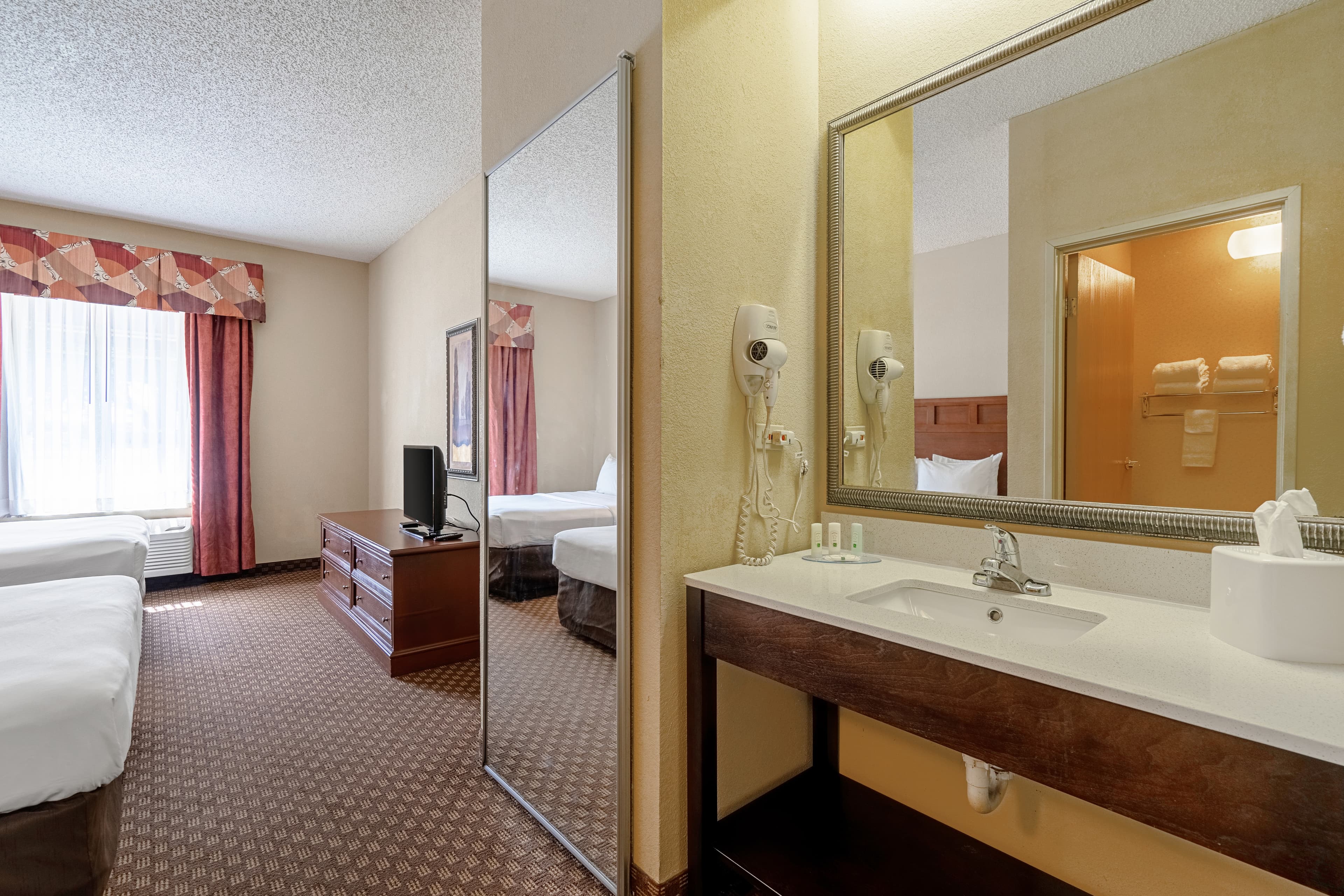 Quality Suites San Antonio Northeast — 23