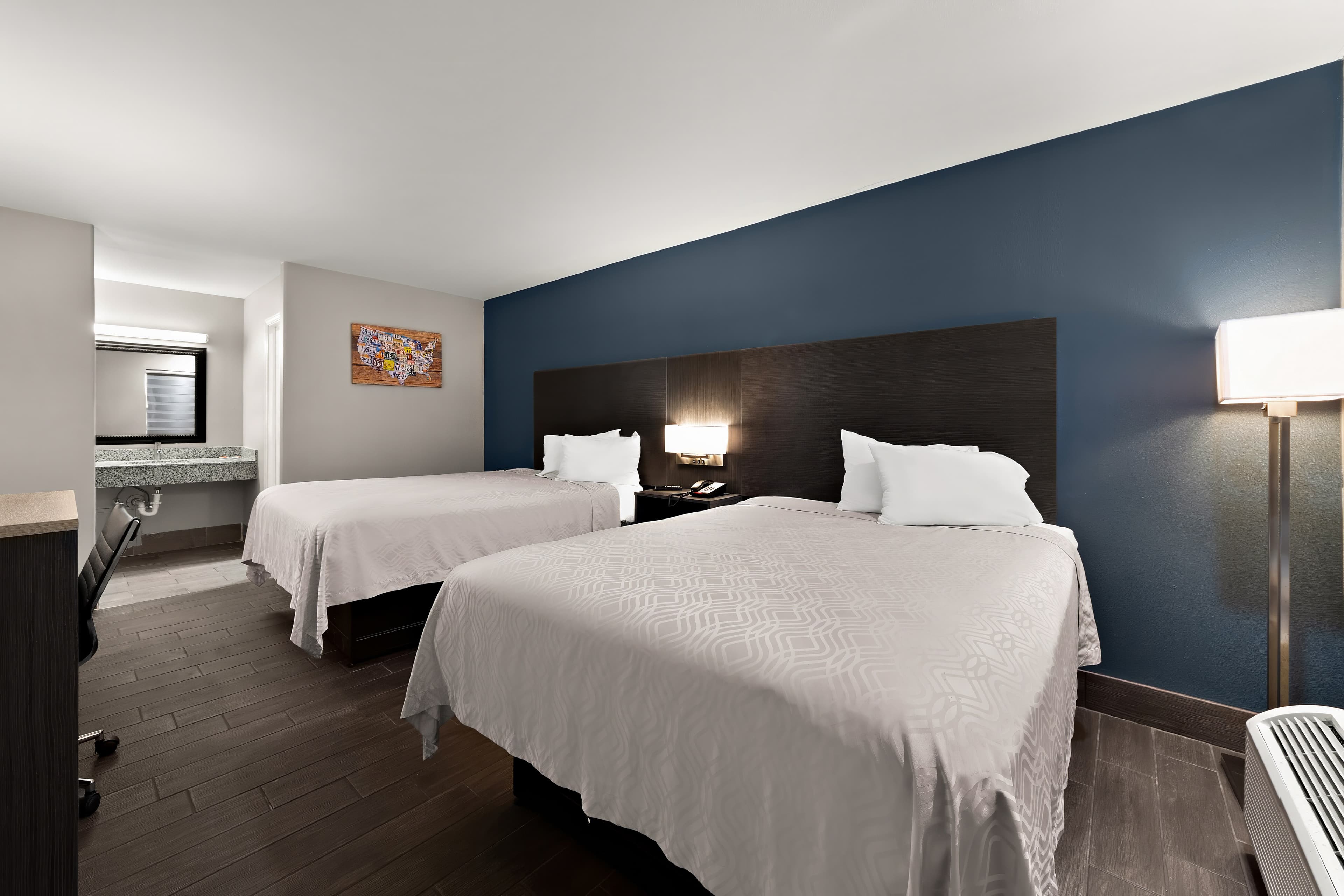 Econo Lodge Inn & Suites Laredo - Nuevo Laredo — 17