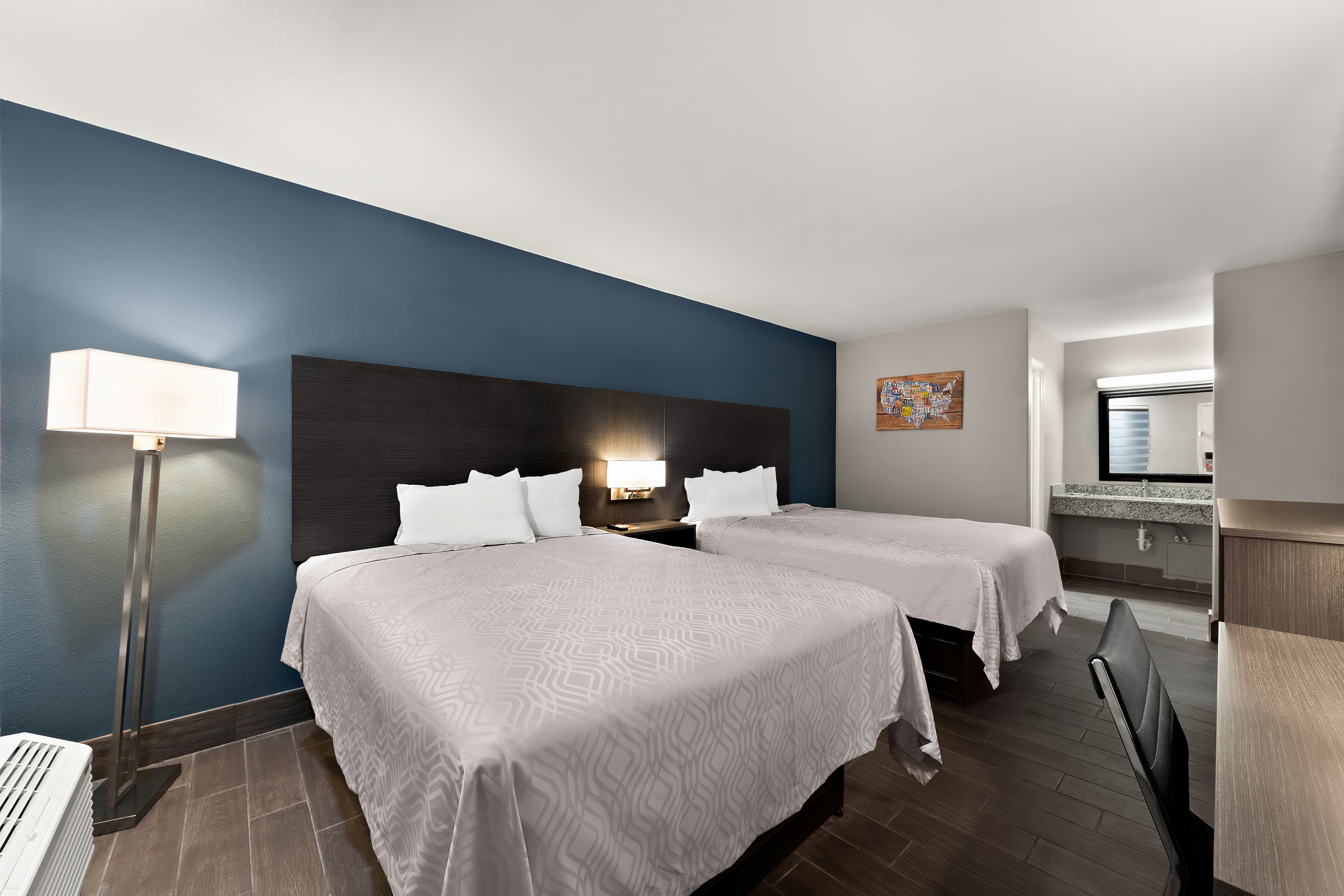 Econo Lodge Inn & Suites Laredo - Nuevo Laredo — 24