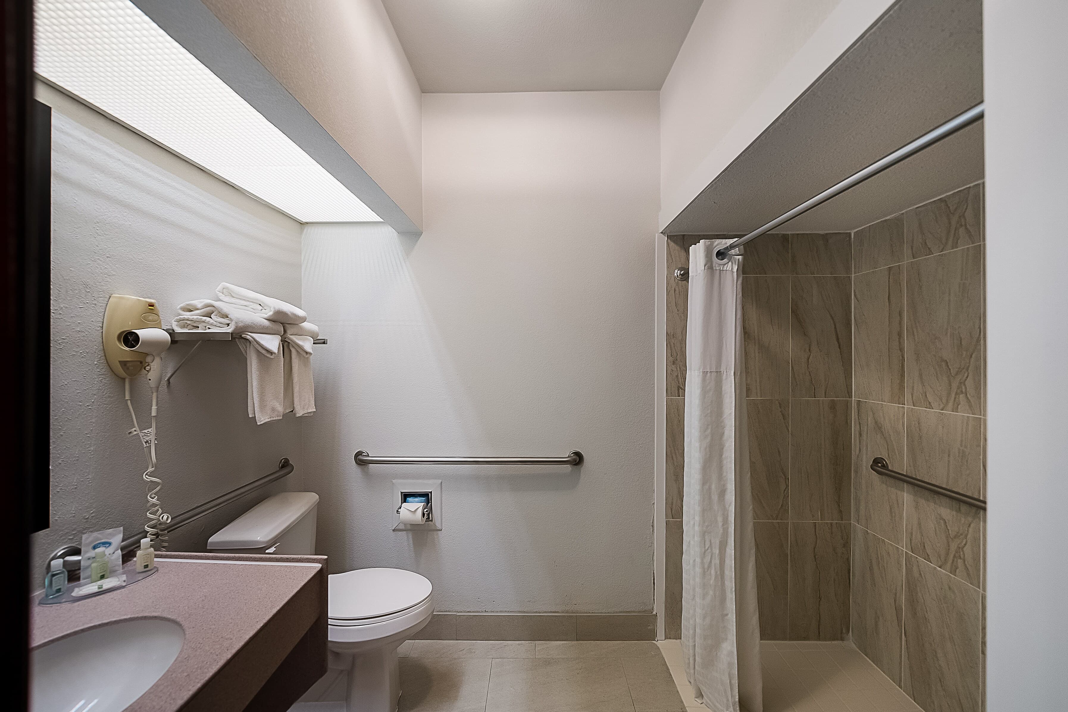 Quality Inn & Suites Irving DFW Airport South — 9
